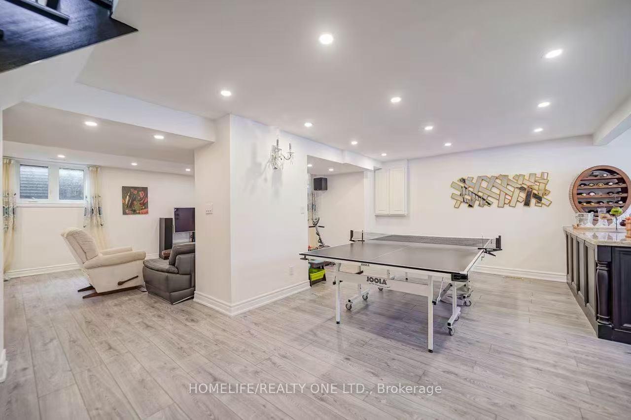 Photo 31 of 31 Bearwood Drive, Etobicoke, Edenbridge-Humber Valley — HOMEH