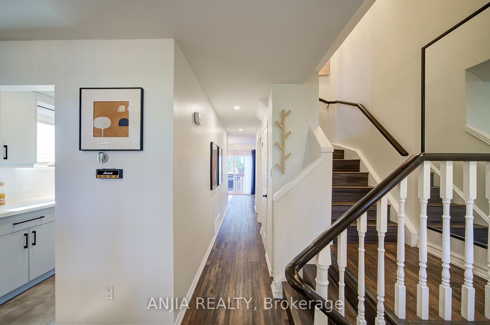 Photo 6 of 63 Enchanted Hills Crescent, Scarborough, Milliken — HOMEH