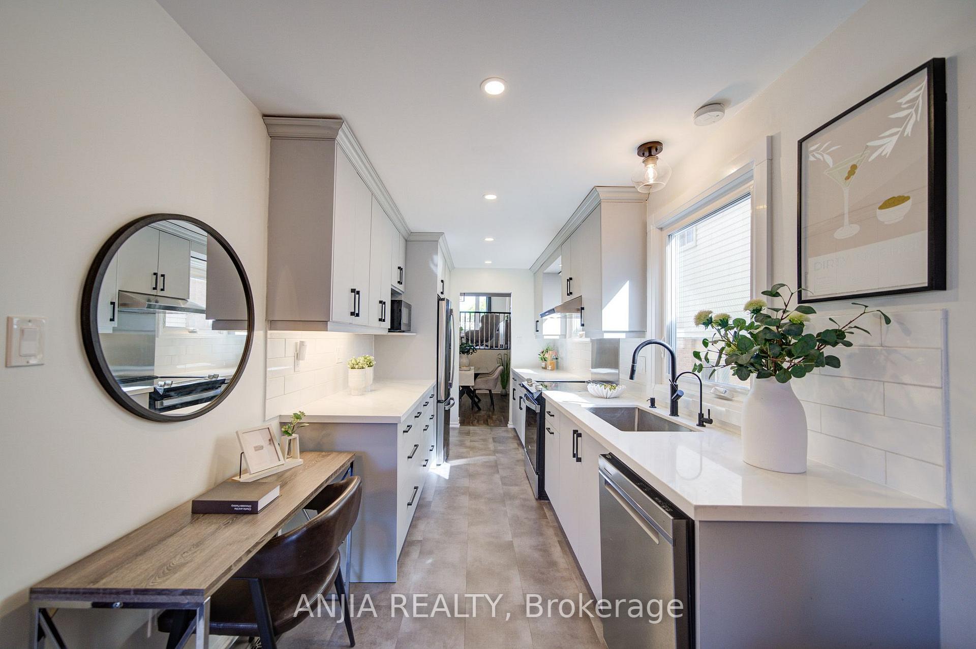 Photo 20 of 63 Enchanted Hills Crescent, Scarborough, Milliken — HOMEH