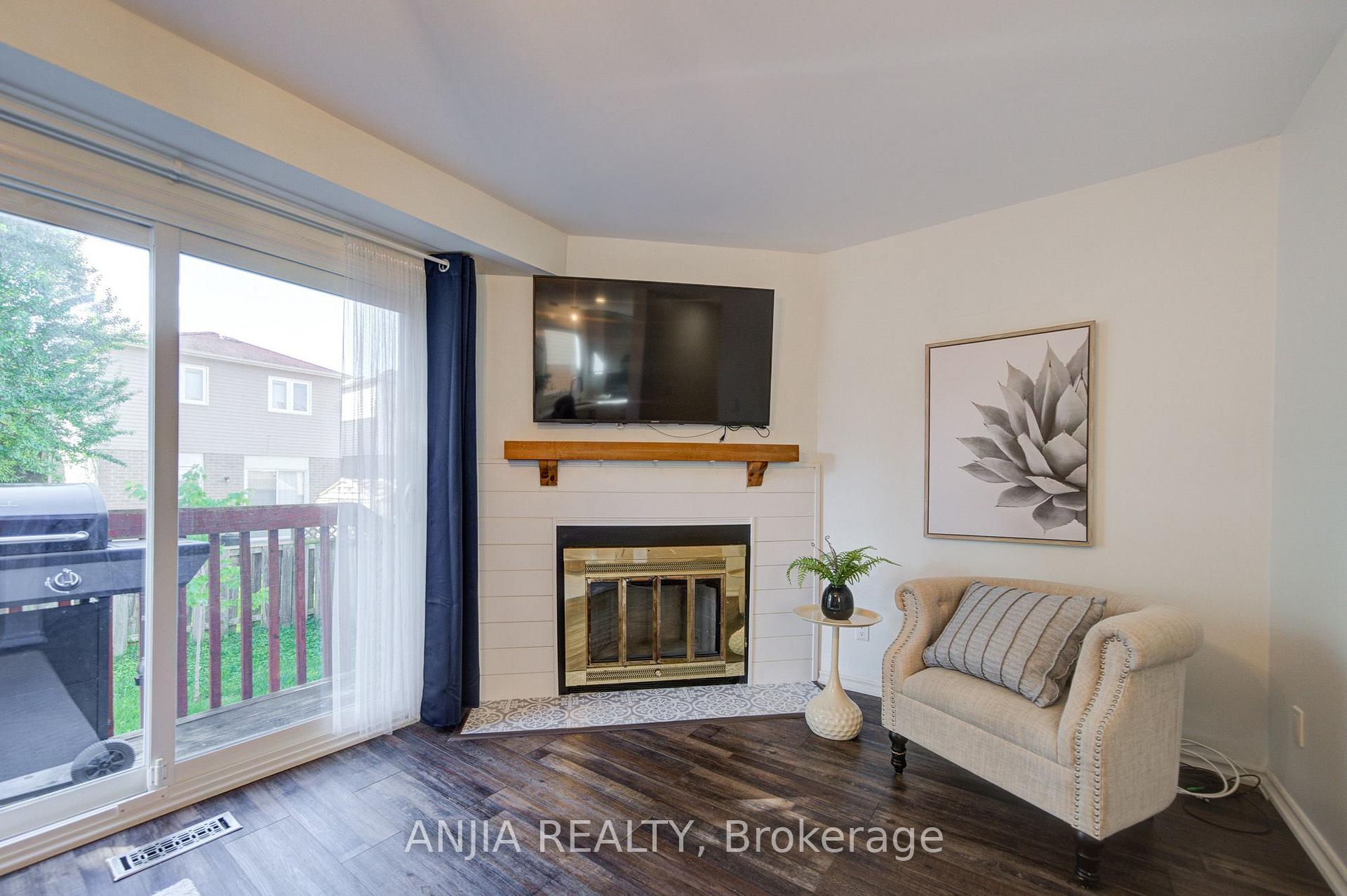 Photo 23 of 63 Enchanted Hills Crescent, Scarborough, Milliken — HOMEH
