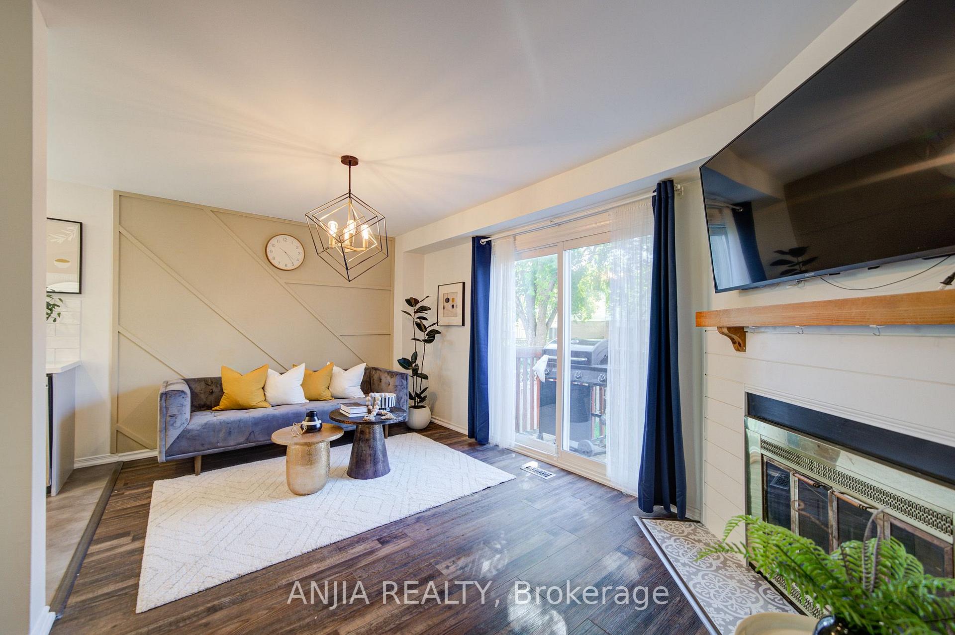Photo 24 of 63 Enchanted Hills Crescent, Scarborough, Milliken — HOMEH