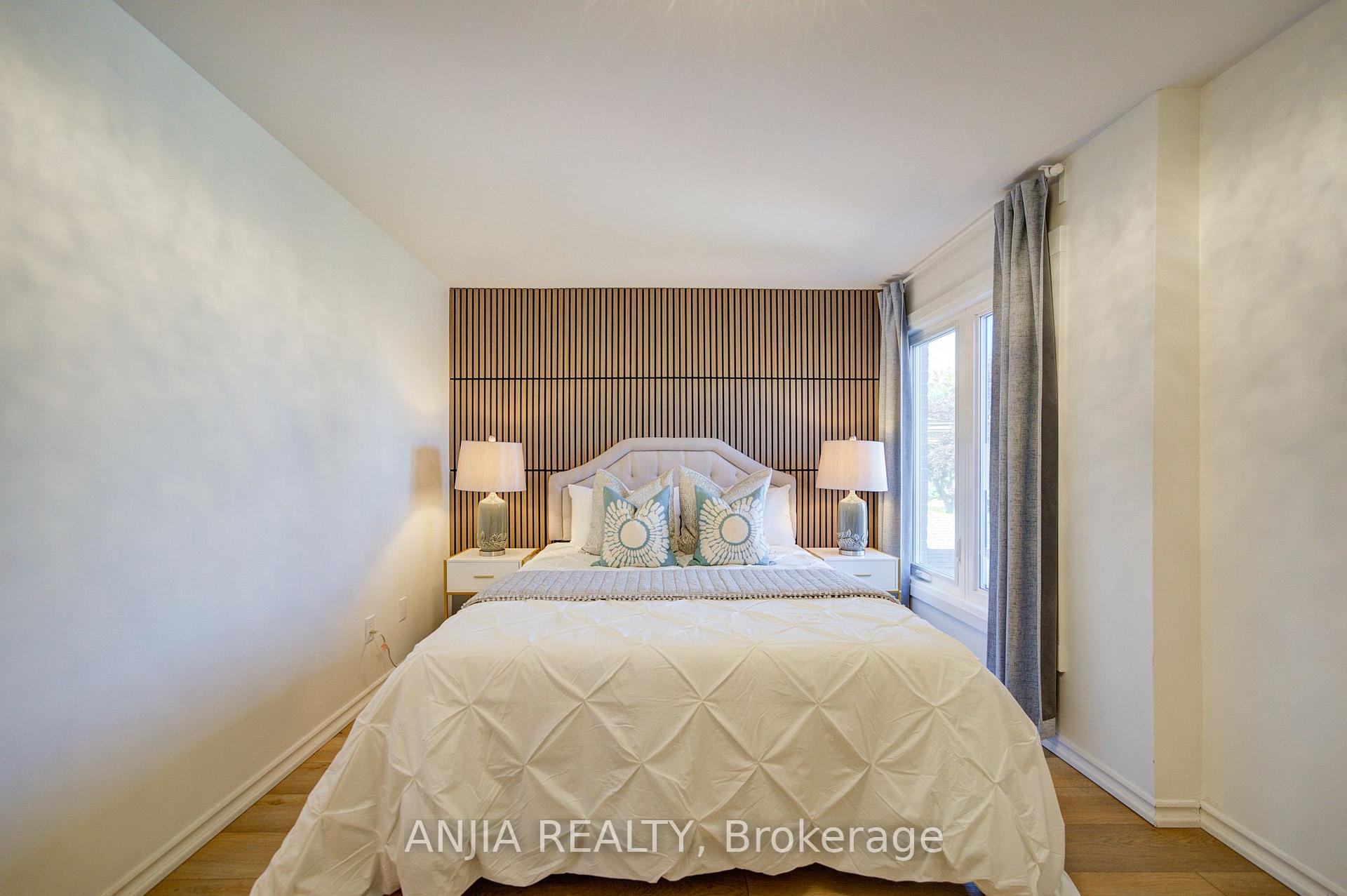 Photo 31 of 63 Enchanted Hills Crescent, Scarborough, Milliken — HOMEH