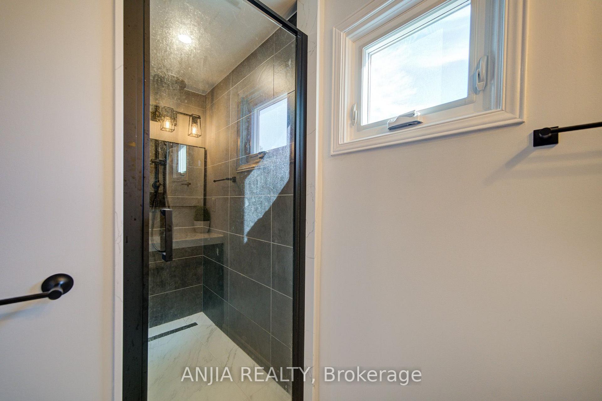 Photo 35 of 63 Enchanted Hills Crescent, Scarborough, Milliken — HOMEH