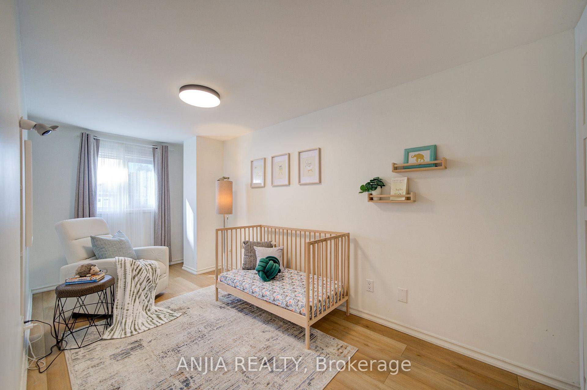 Photo 42 of 63 Enchanted Hills Crescent, Scarborough, Milliken — HOMEH