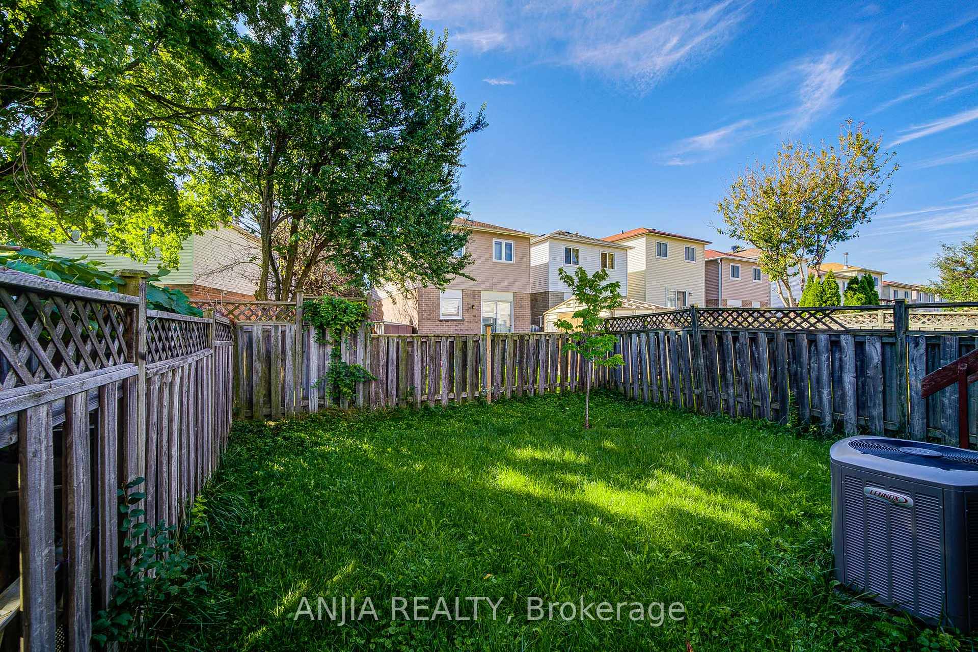 Photo 46 of 63 Enchanted Hills Crescent, Scarborough, Milliken — HOMEH
