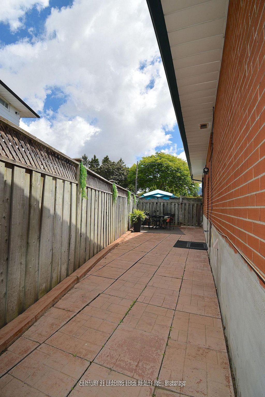 Photo 8 of 84 Allanford Road, Scarborough, Tam O'Shanter-Sullivan — HOMEH