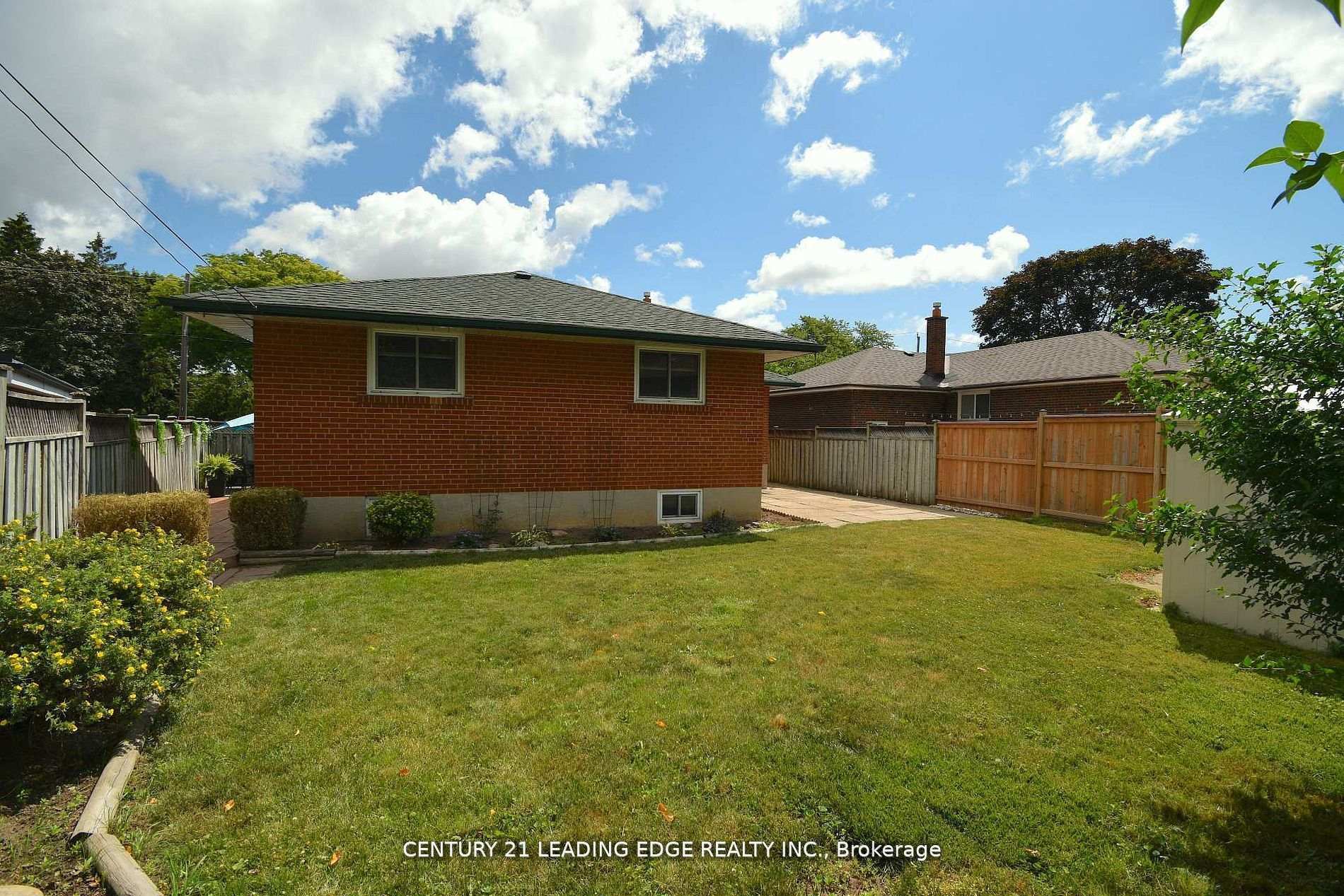 Photo 9 of 84 Allanford Road, Scarborough, Tam O'Shanter-Sullivan — HOMEH