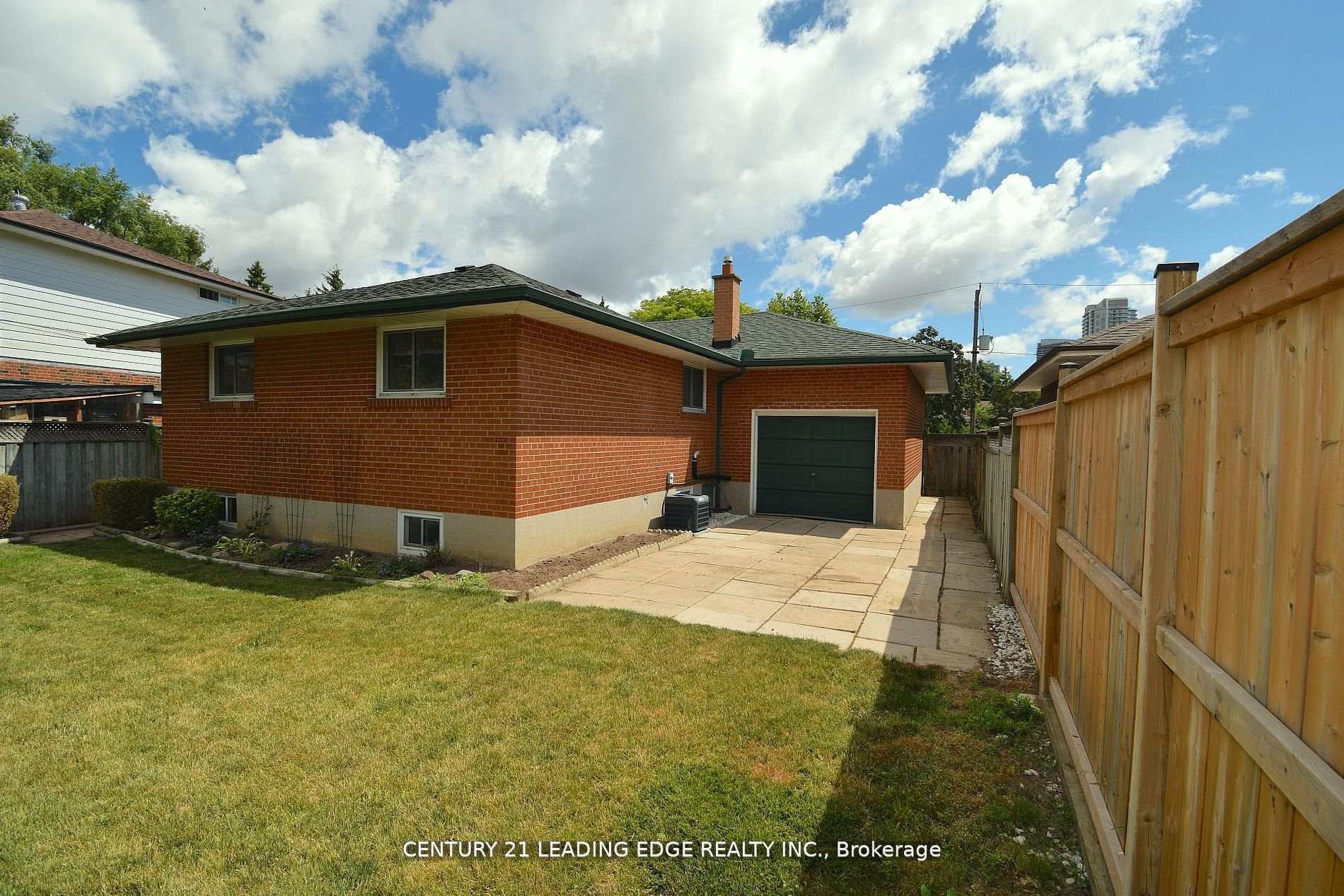 Photo 10 of 84 Allanford Road, Scarborough, Tam O'Shanter-Sullivan — HOMEH
