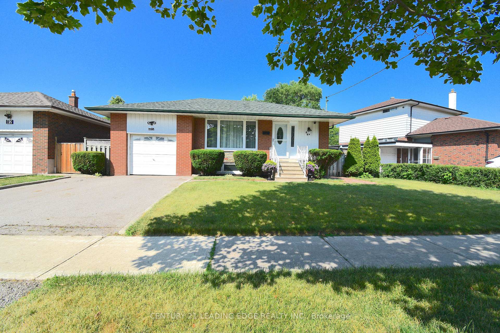Photo 2 of 84 Allanford Road, Scarborough, Tam O'Shanter-Sullivan — HOMEH