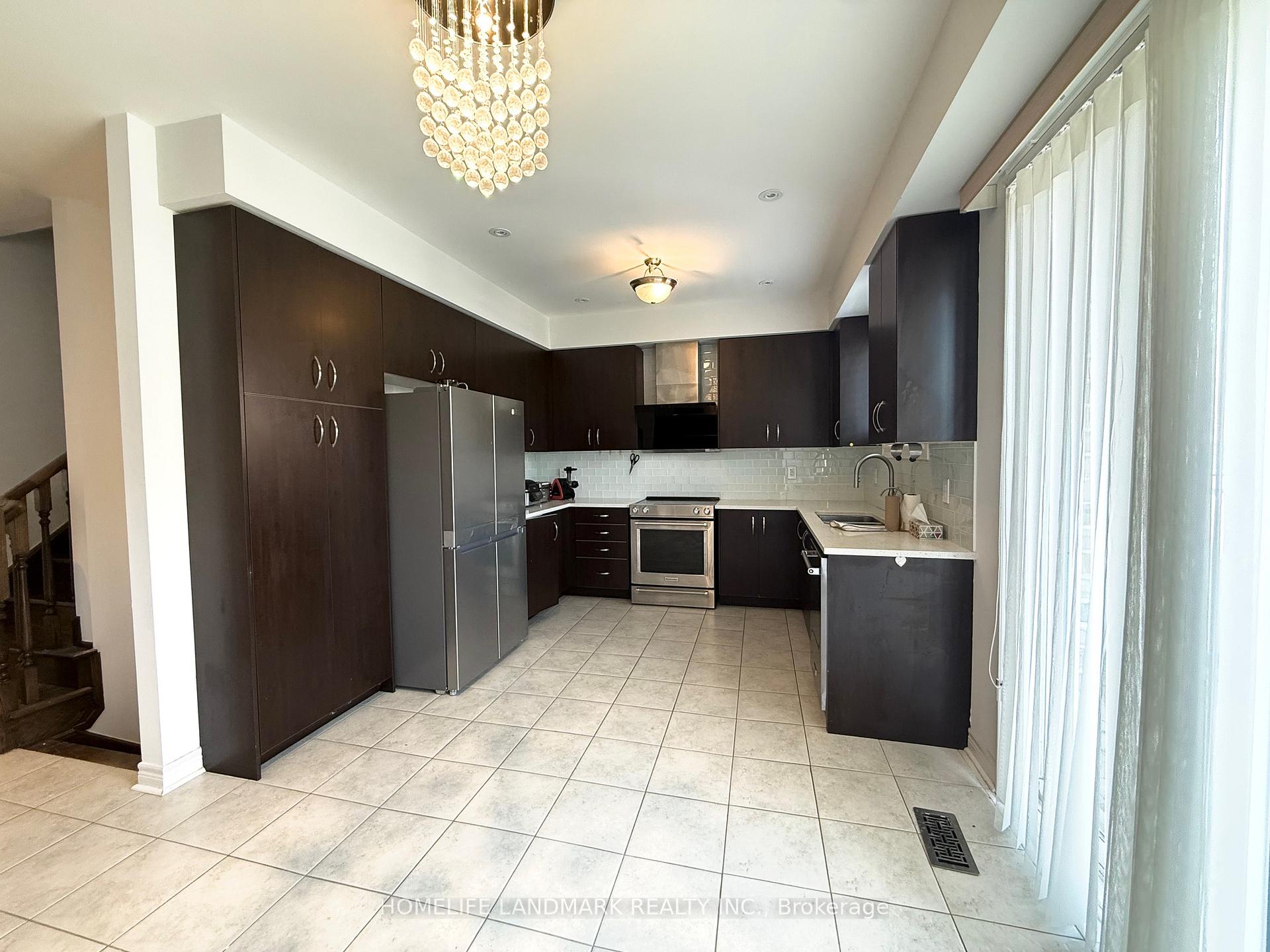 Photo 6 of 8 Church View Avenue, Markham, Victoria Manor-Jennings Gate — HOMEH