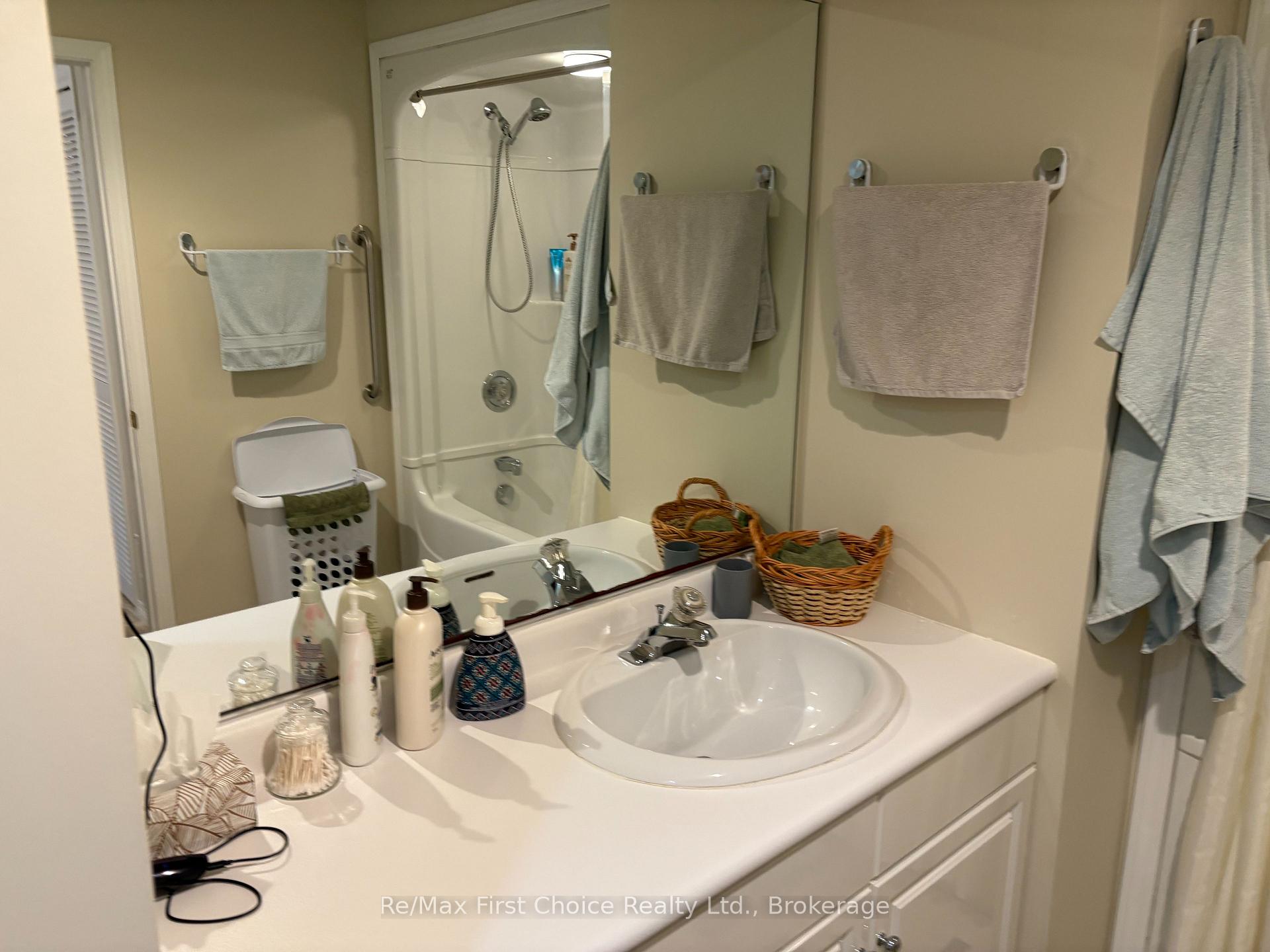 Photo 18 of 422 Ryerson Crescent, Thunder Bay, College Park — HOMEH