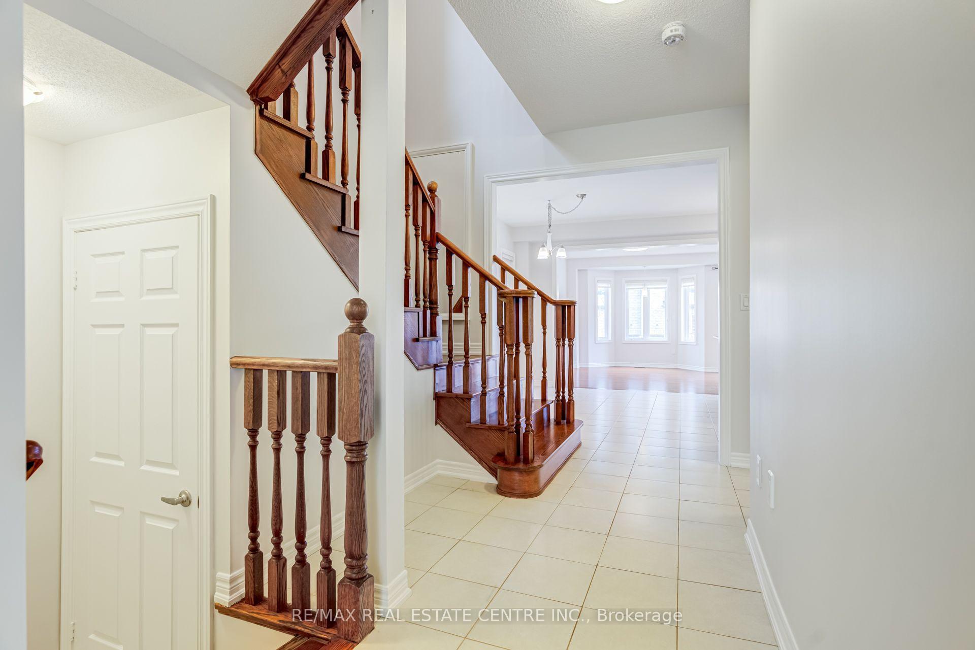 Photo 7 of 464 George Ryan Avenue, Oakville, Joshua Meadows — HOMEH