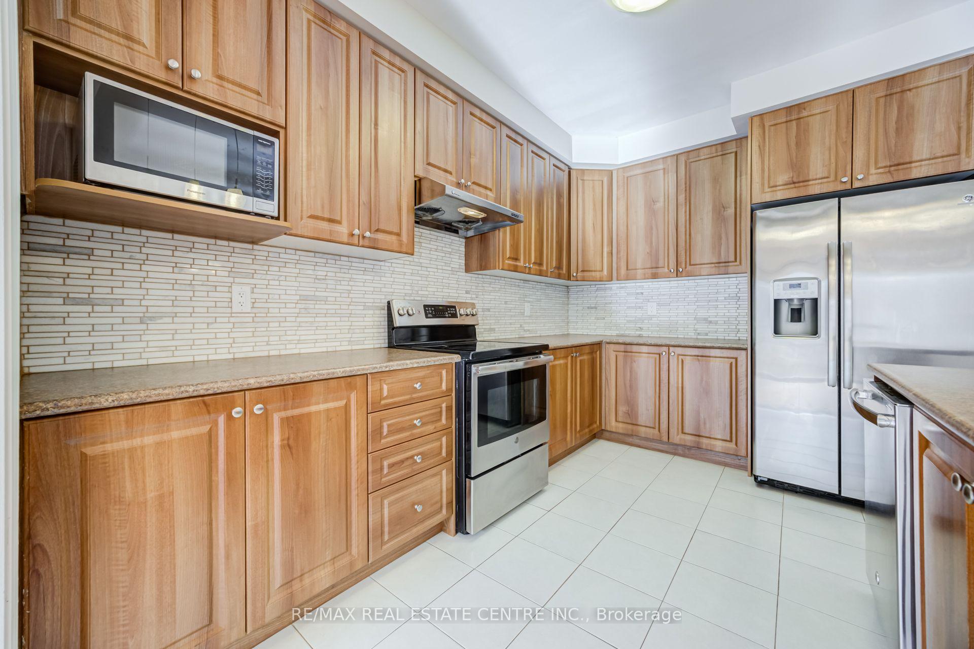 Photo 13 of 464 George Ryan Avenue, Oakville, Joshua Meadows — HOMEH