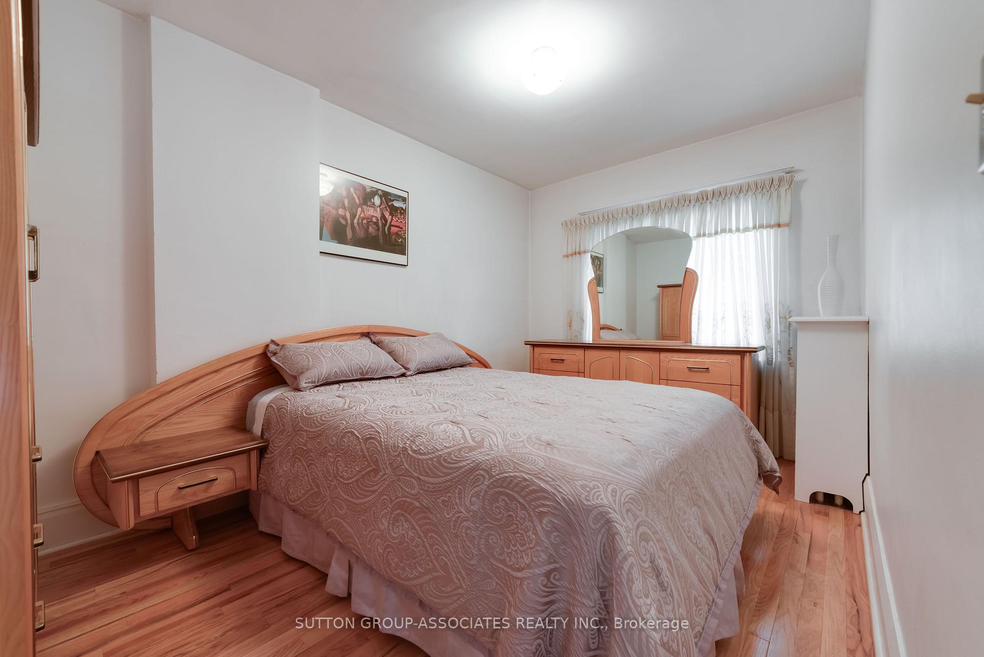 Photo 13 of 368 Glenholme Avenue, Toronto, Oakwood Village — HOMEH