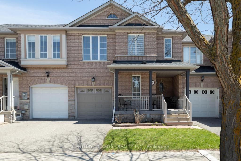 Photo 1 of 43 Waterton Crescent, Richmond Hill, Langstaff — HOMEH