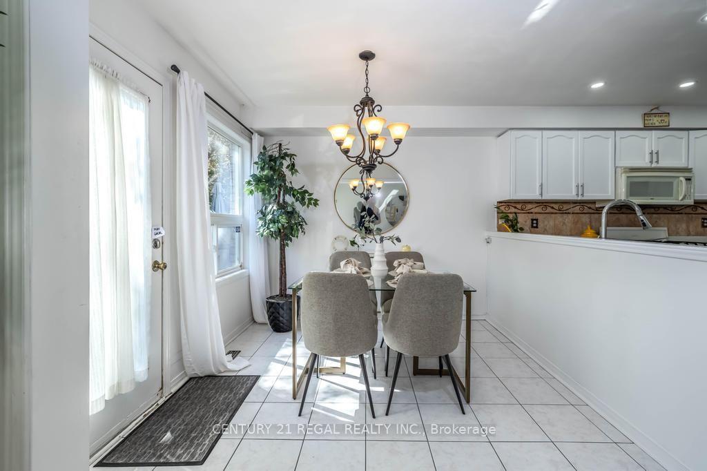 Photo 14 of 43 Waterton Crescent, Richmond Hill, Langstaff — HOMEH