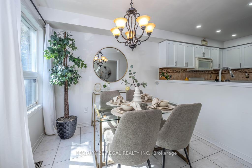 Photo 15 of 43 Waterton Crescent, Richmond Hill, Langstaff — HOMEH