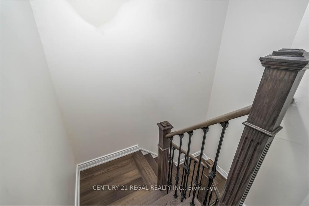 Photo 17 of 43 Waterton Crescent, Richmond Hill, Langstaff — HOMEH