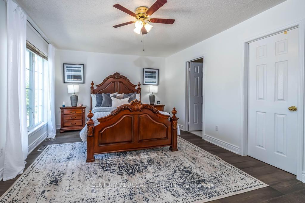 Photo 20 of 43 Waterton Crescent, Richmond Hill, Langstaff — HOMEH