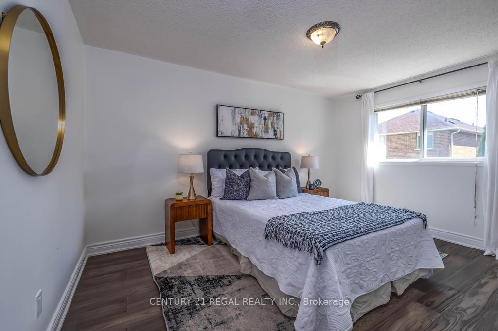 Photo 27 of 43 Waterton Crescent, Richmond Hill, Langstaff — HOMEH