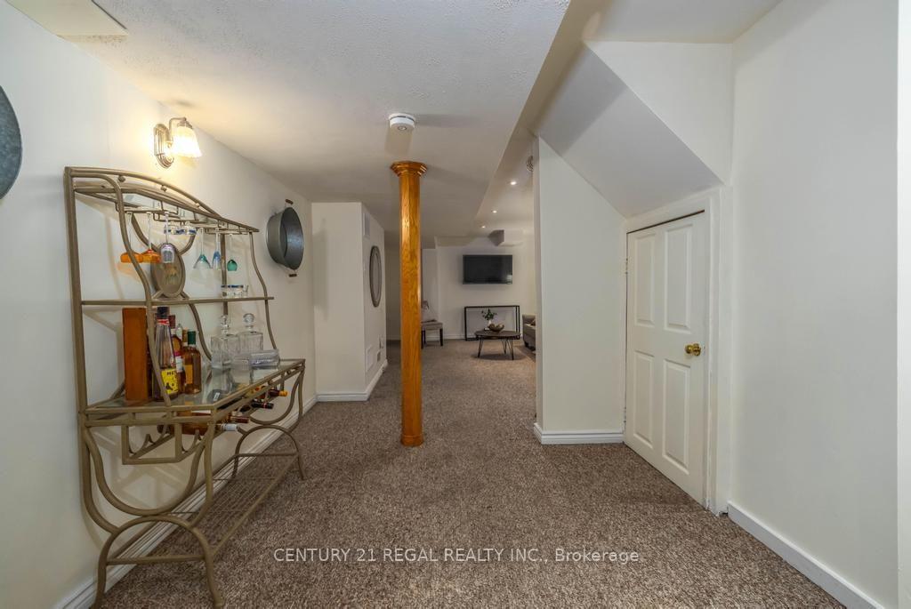 Photo 30 of 43 Waterton Crescent, Richmond Hill, Langstaff — HOMEH