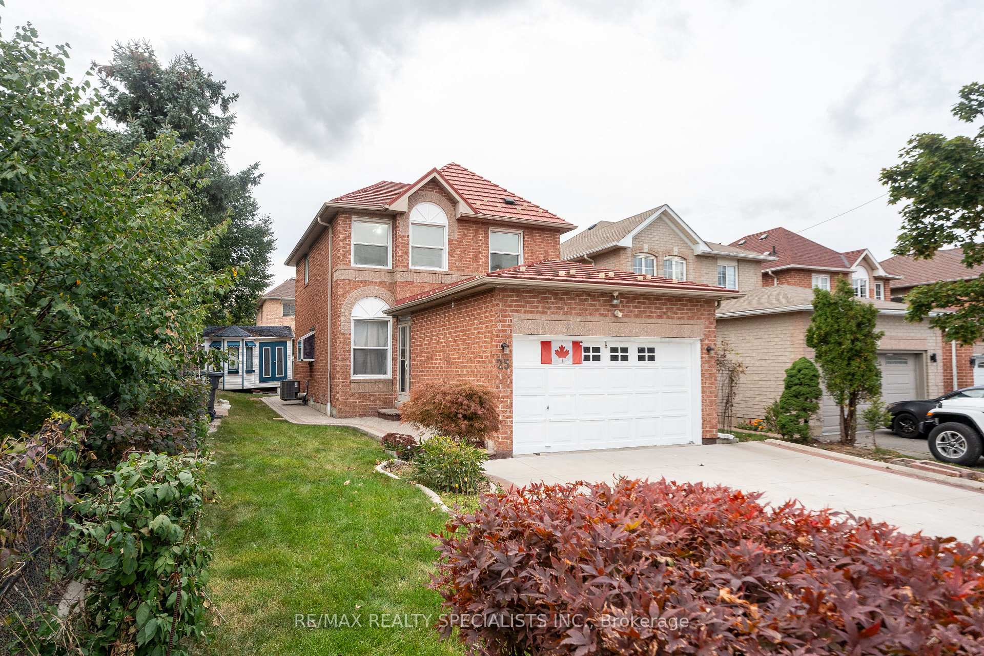 Photo 2 of 25 Carabram Court, Brampton, Brampton West — HOMEH