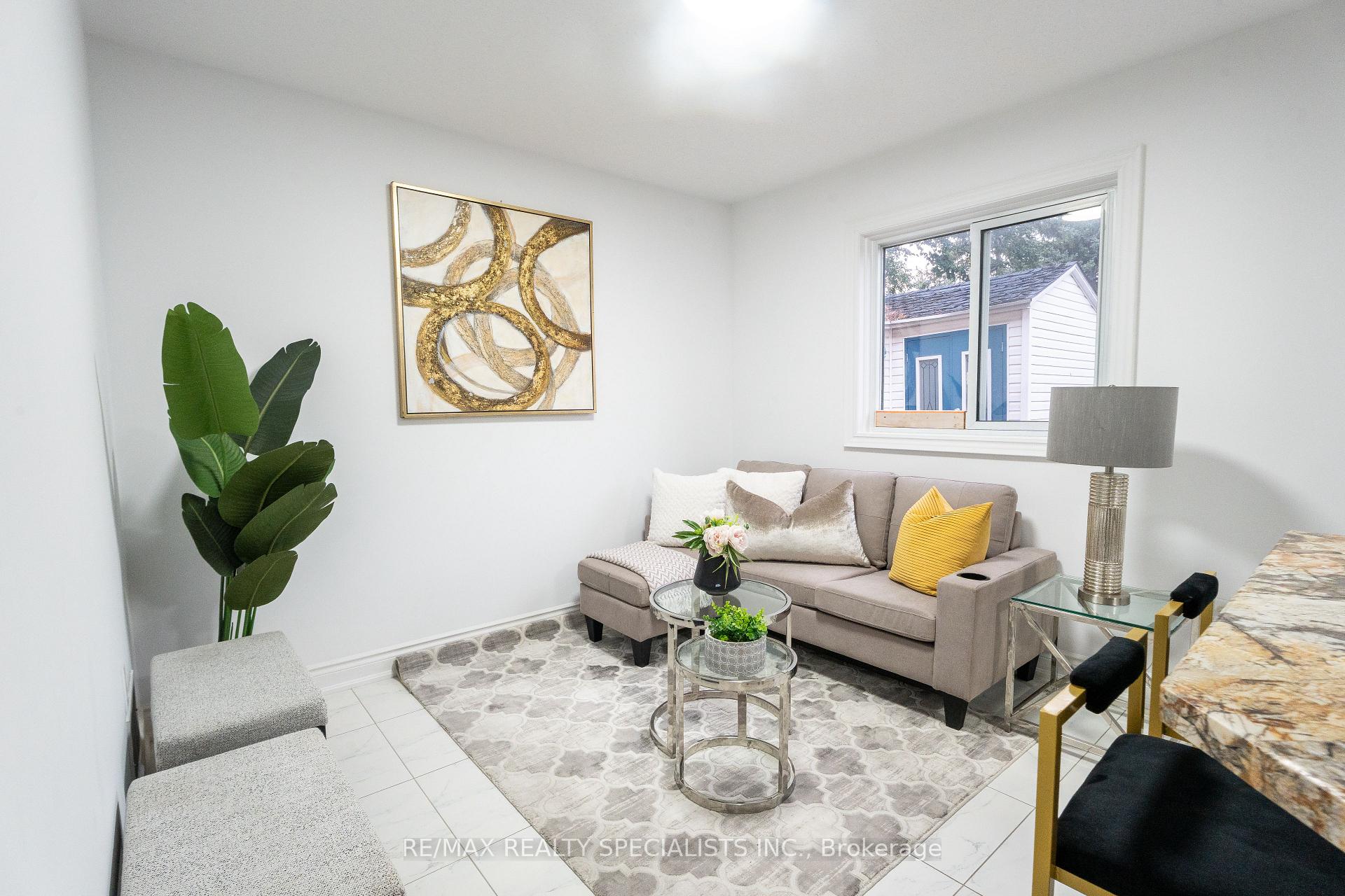 Photo 13 of 25 Carabram Court, Brampton, Brampton West — HOMEH