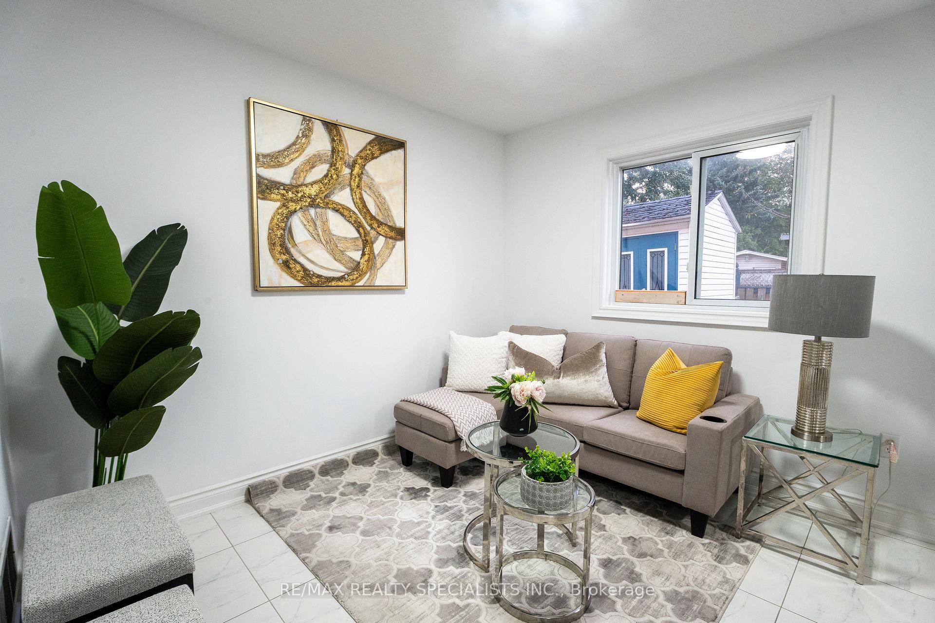 Photo 14 of 25 Carabram Court, Brampton, Brampton West — HOMEH