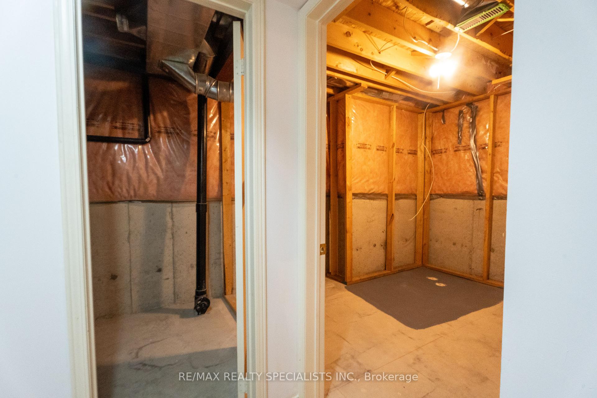 Photo 33 of 25 Carabram Court, Brampton, Brampton West — HOMEH