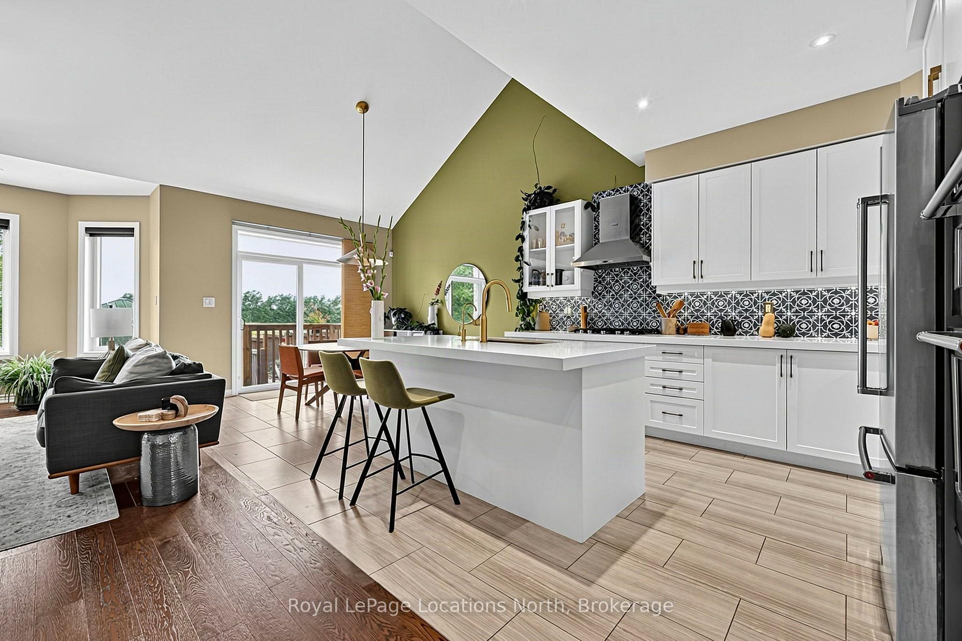 Photo 20 of 133 Trail Boulevard, Springwater, Centre Vespra — HOMEH