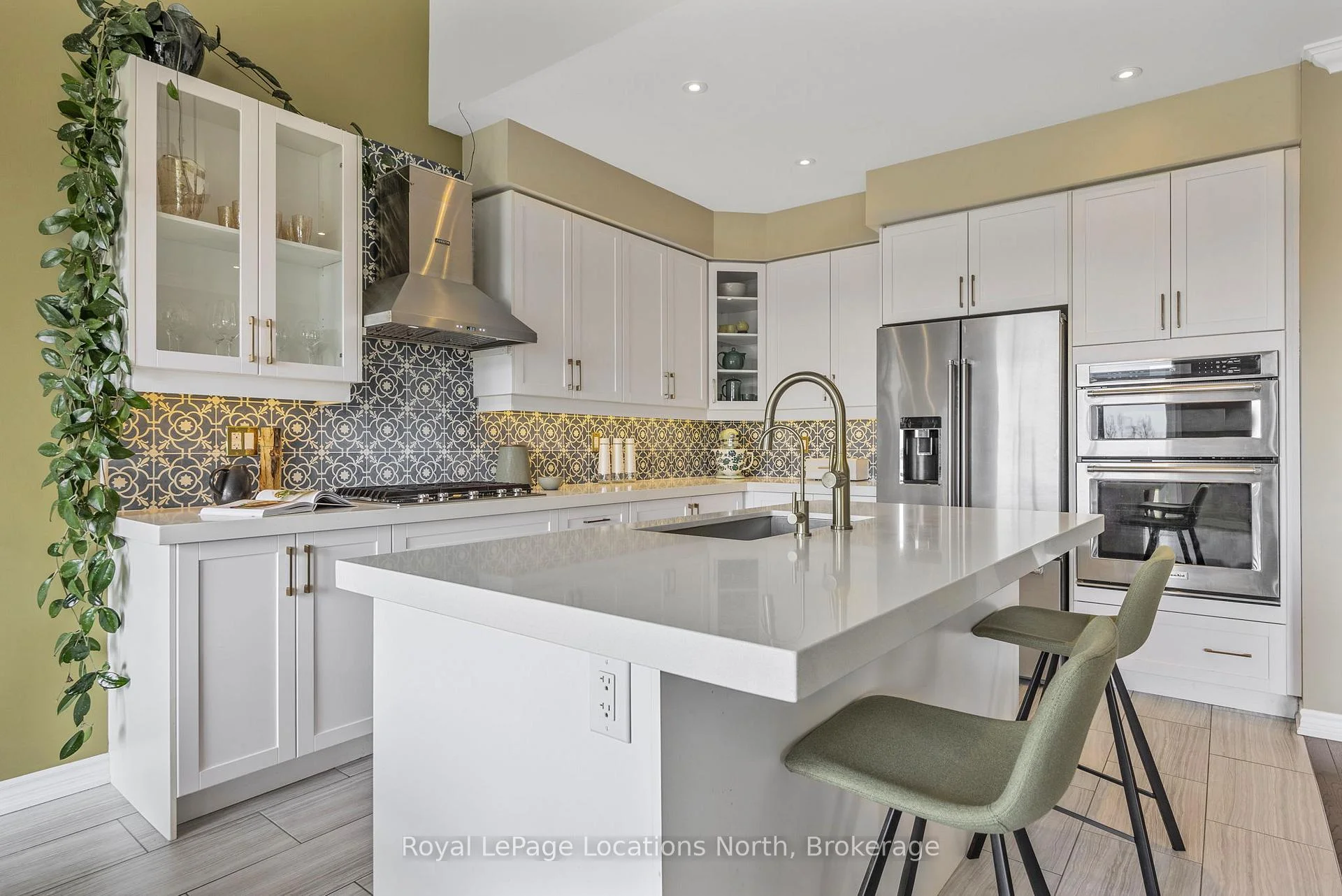 Photo 23 of 133 Trail Boulevard, Springwater, Centre Vespra — HOMEH