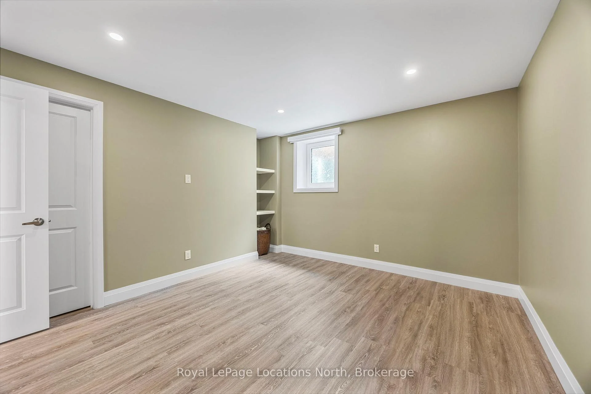 Photo 71 of 133 Trail Boulevard, Springwater, Centre Vespra — HOMEH