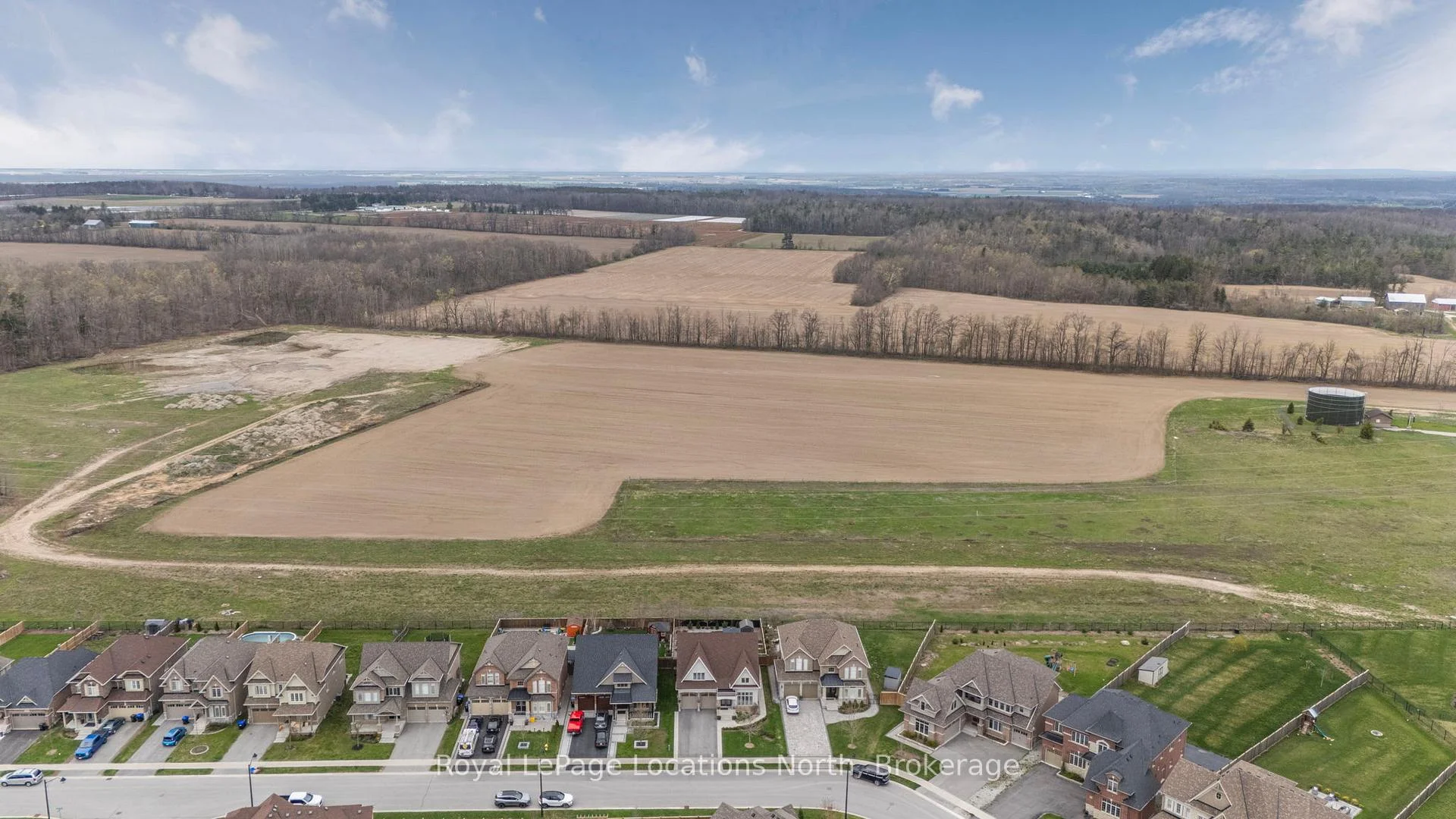 Photo 83 of 133 Trail Boulevard, Springwater, Centre Vespra — HOMEH