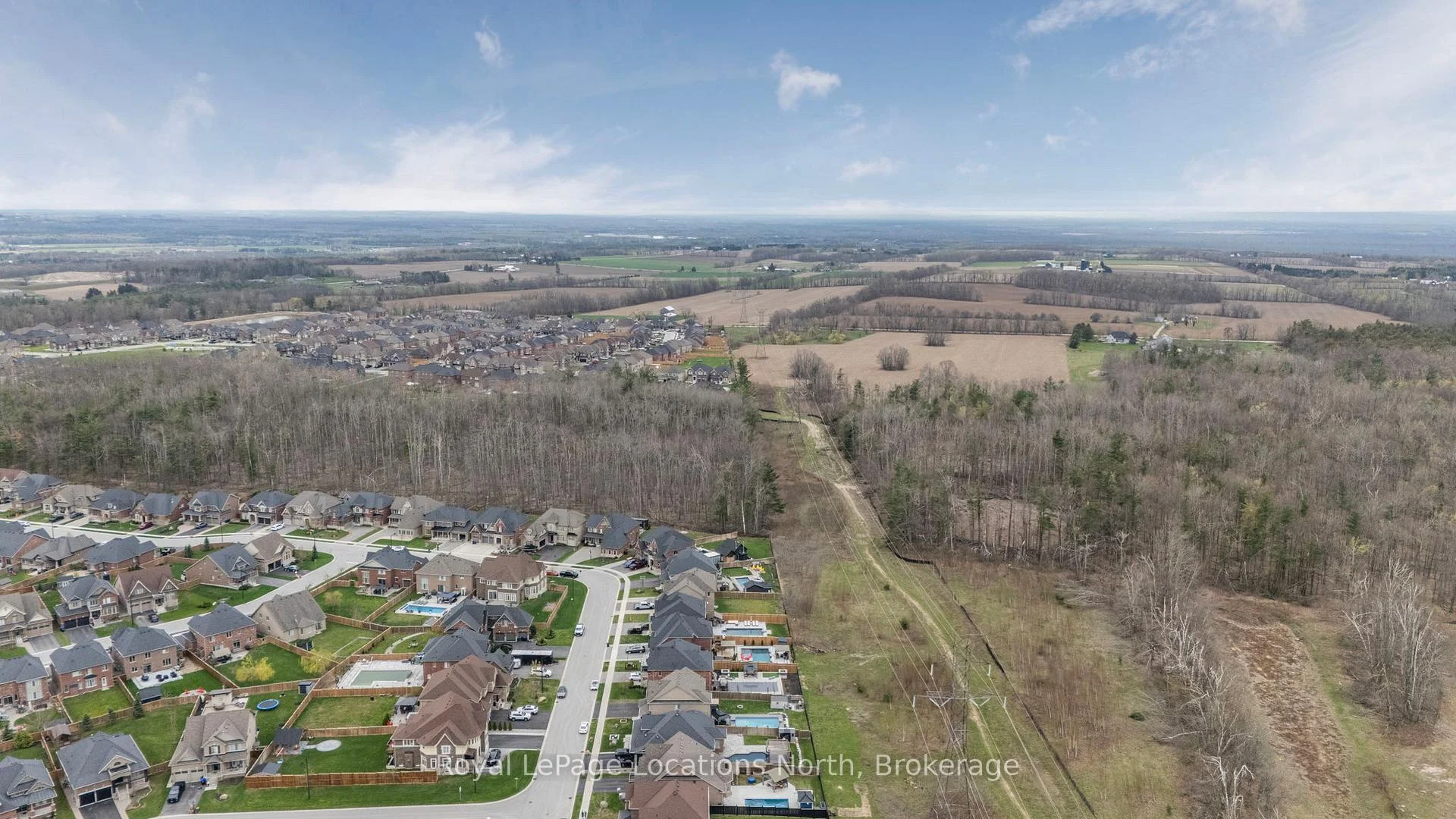 Photo 88 of 133 Trail Boulevard, Springwater, Centre Vespra — HOMEH