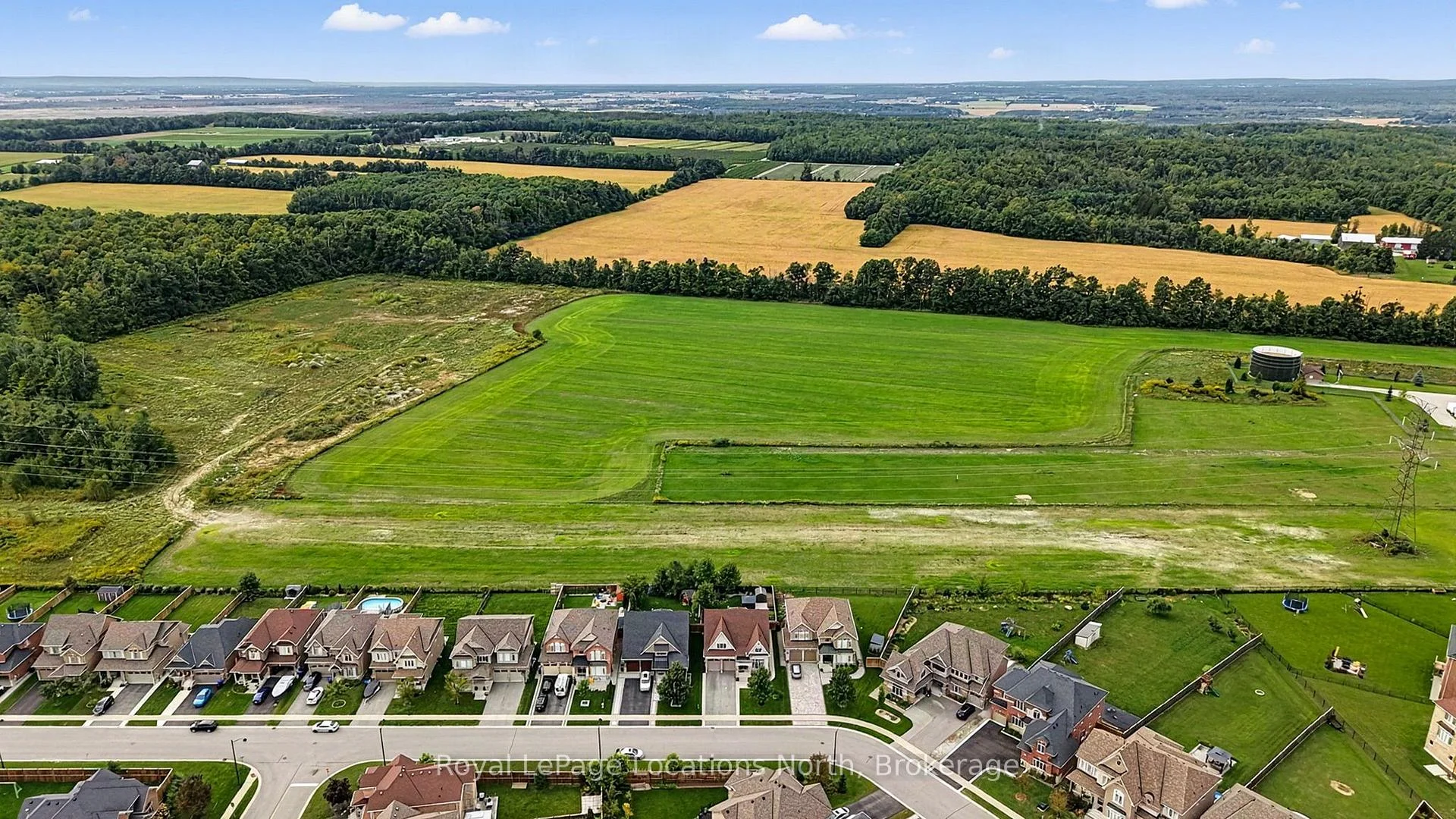 Photo 100 of 133 Trail Boulevard, Springwater, Centre Vespra — HOMEH