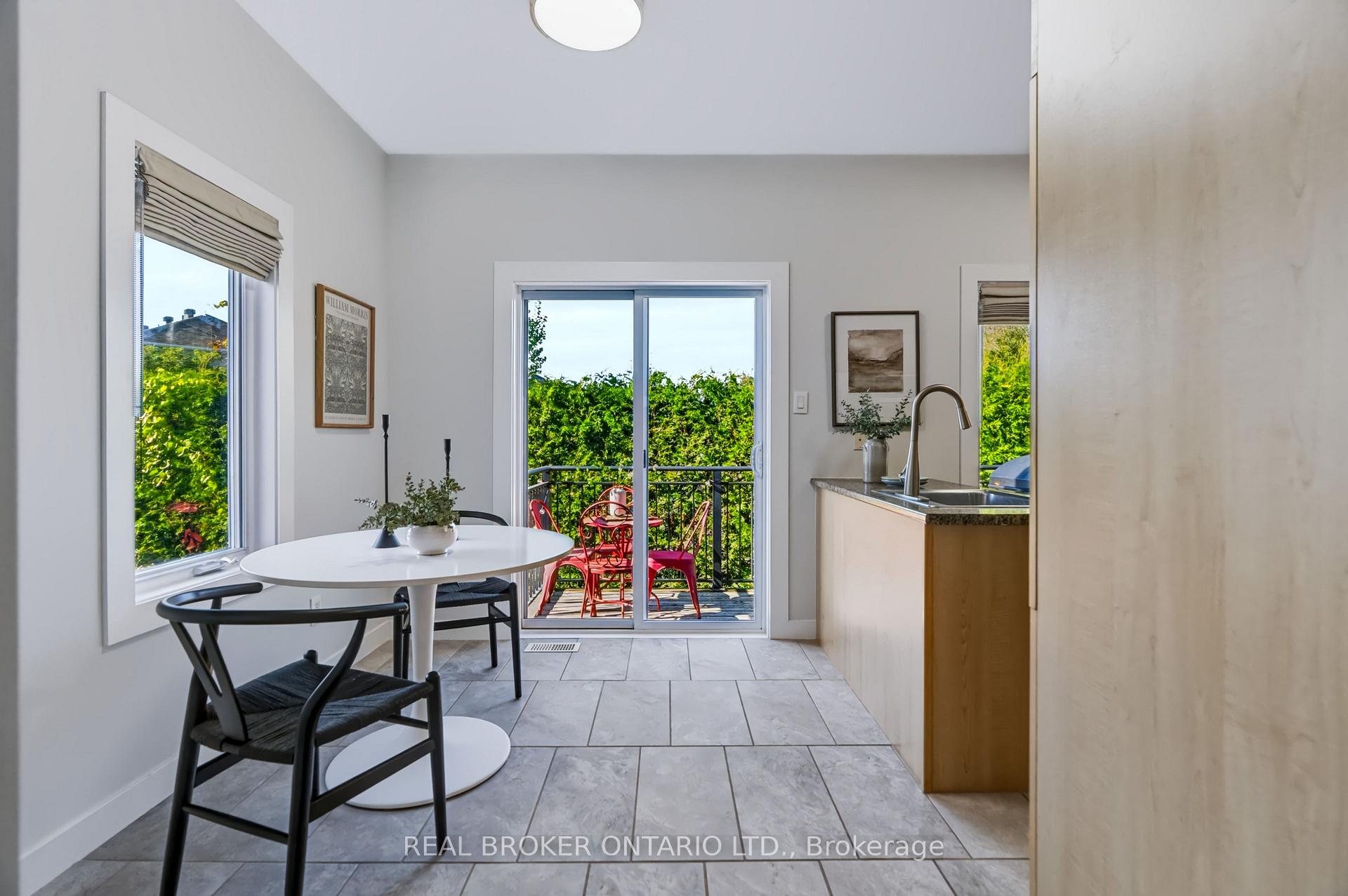 Photo 11 of 78 Songbird Private, Ottawa, Westcliffe Estates — HOMEH