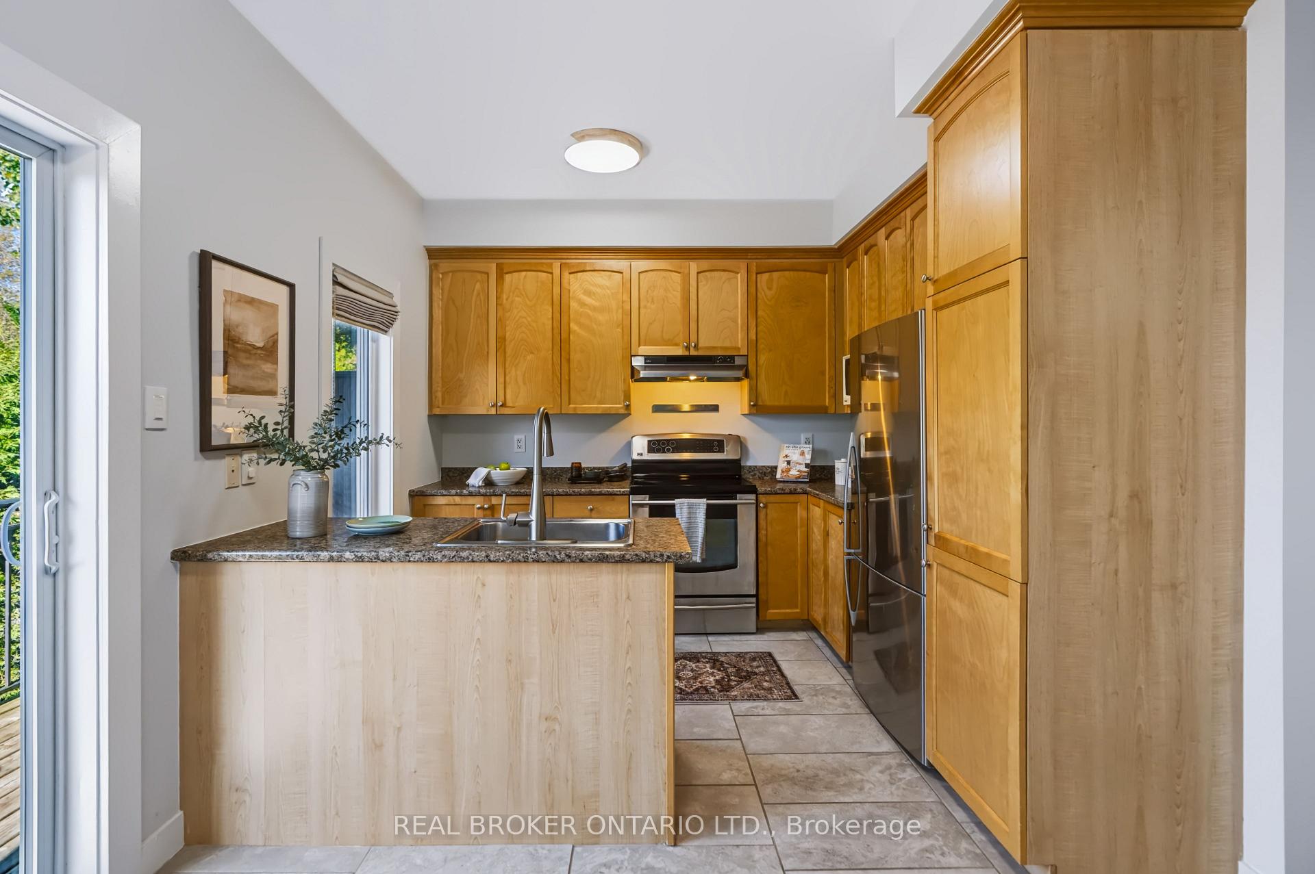 Photo 13 of 78 Songbird Private, Ottawa, Westcliffe Estates — HOMEH