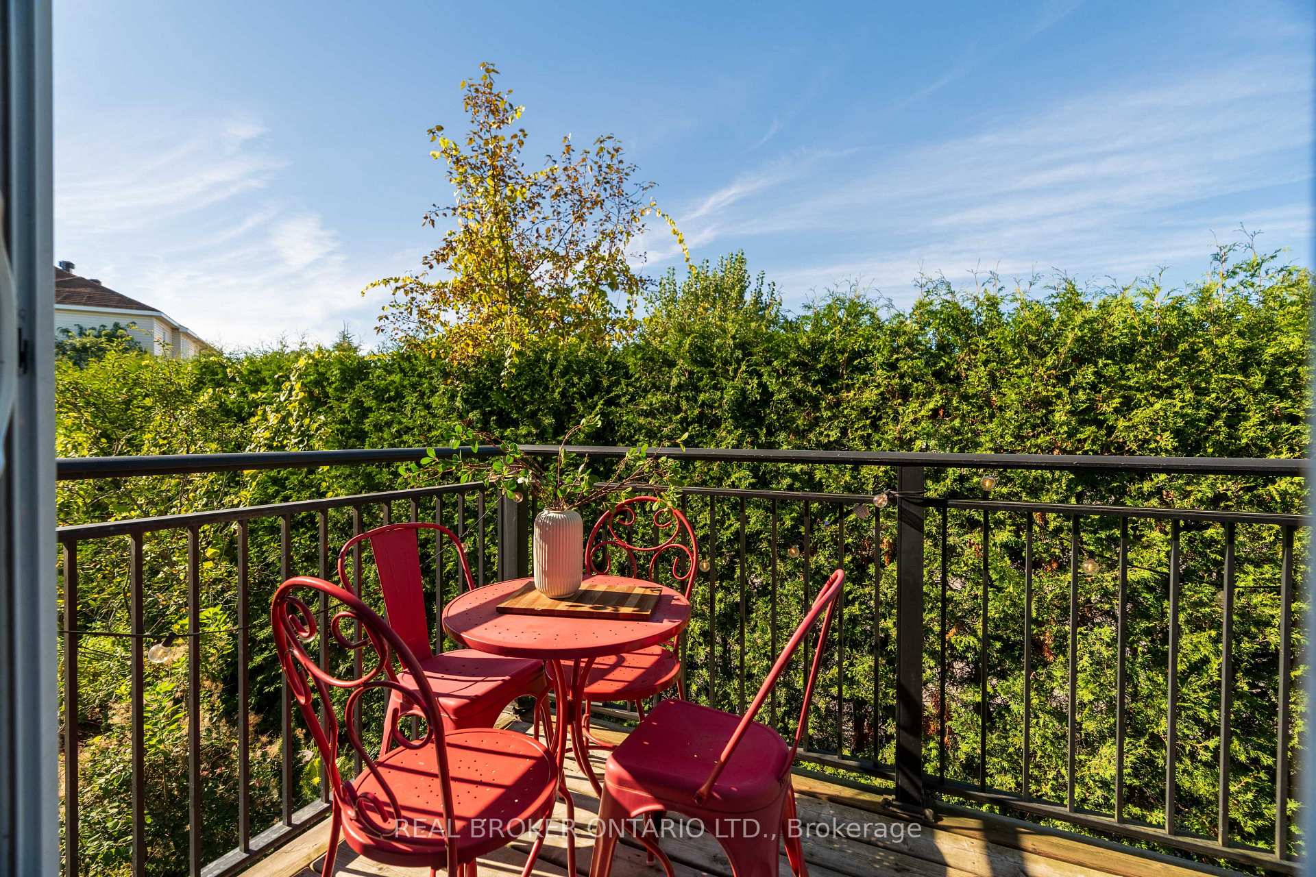 Photo 16 of 78 Songbird Private, Ottawa, Westcliffe Estates — HOMEH
