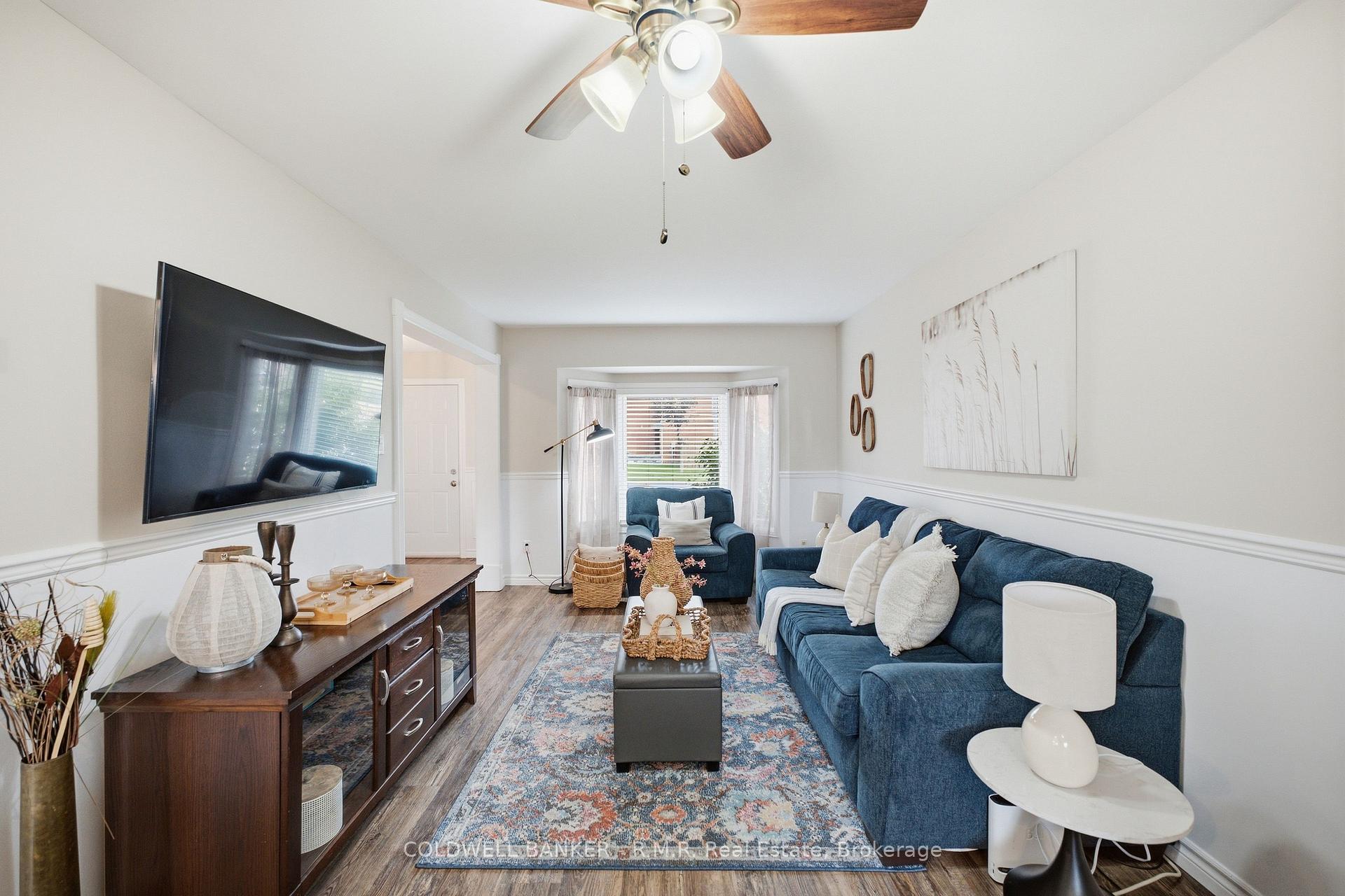 Photo 4 of 141 Poolton Crescent, Clarington, Courtice — HOMEH