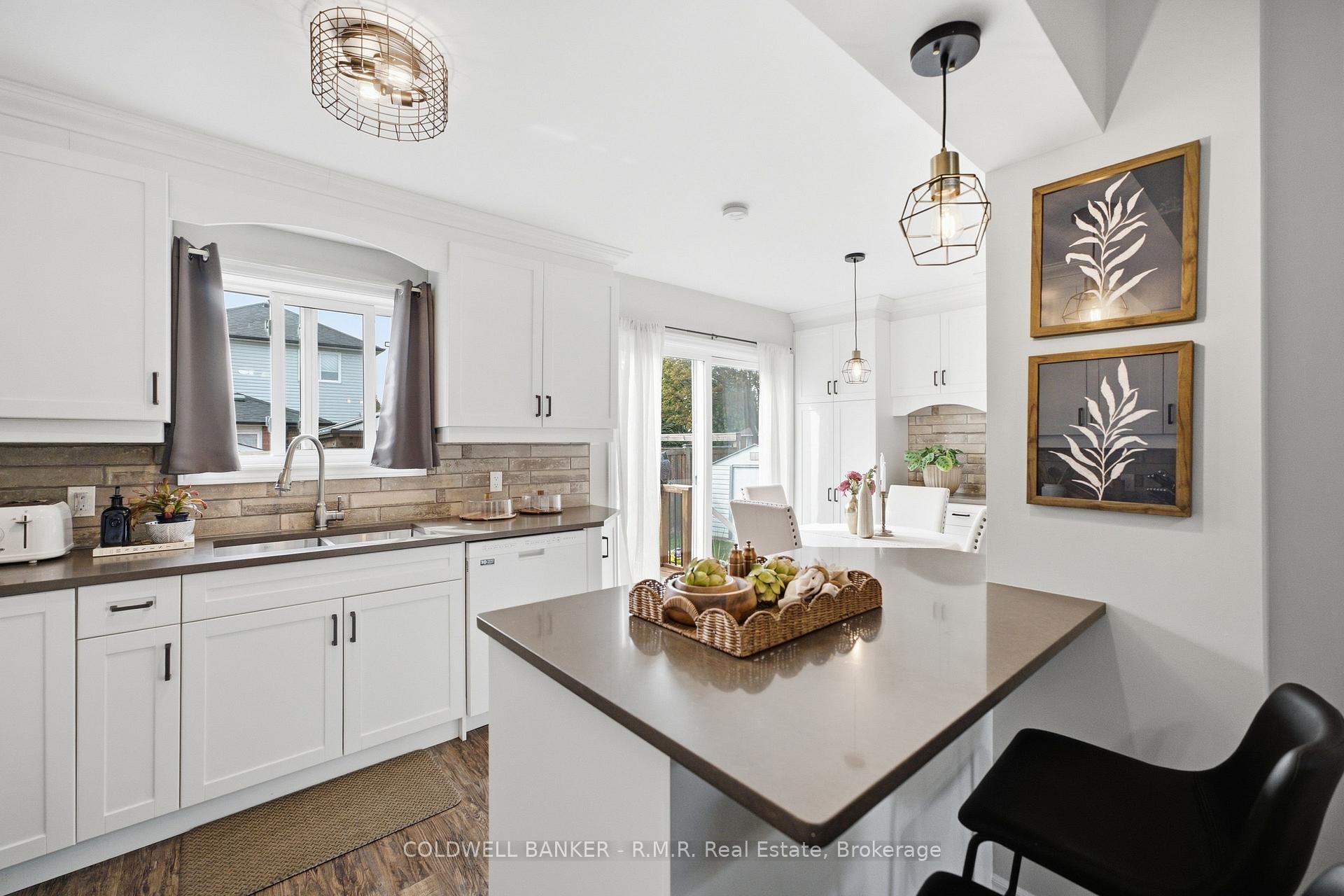 Photo 10 of 141 Poolton Crescent, Clarington, Courtice — HOMEH