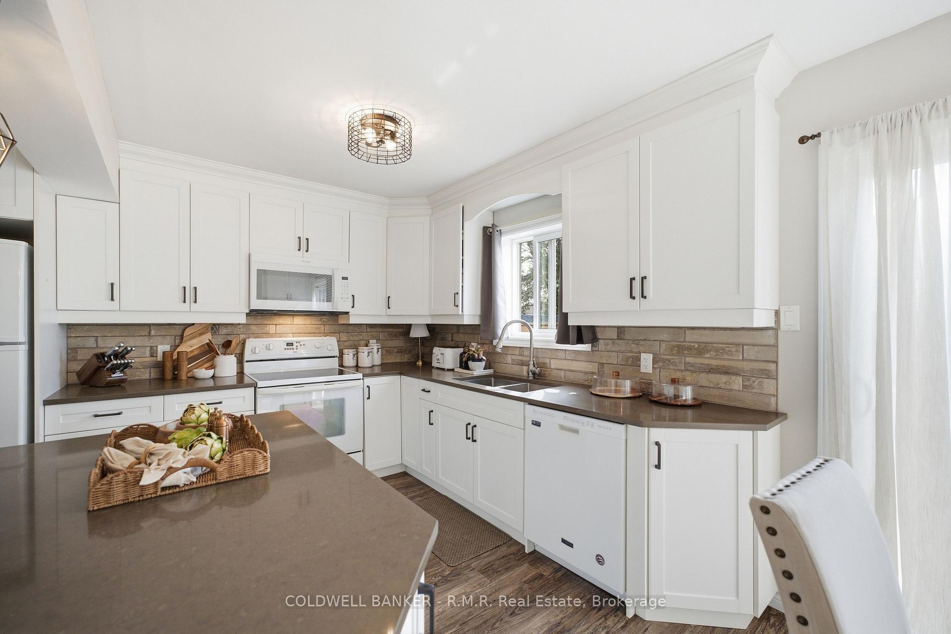 Photo 14 of 141 Poolton Crescent, Clarington, Courtice — HOMEH