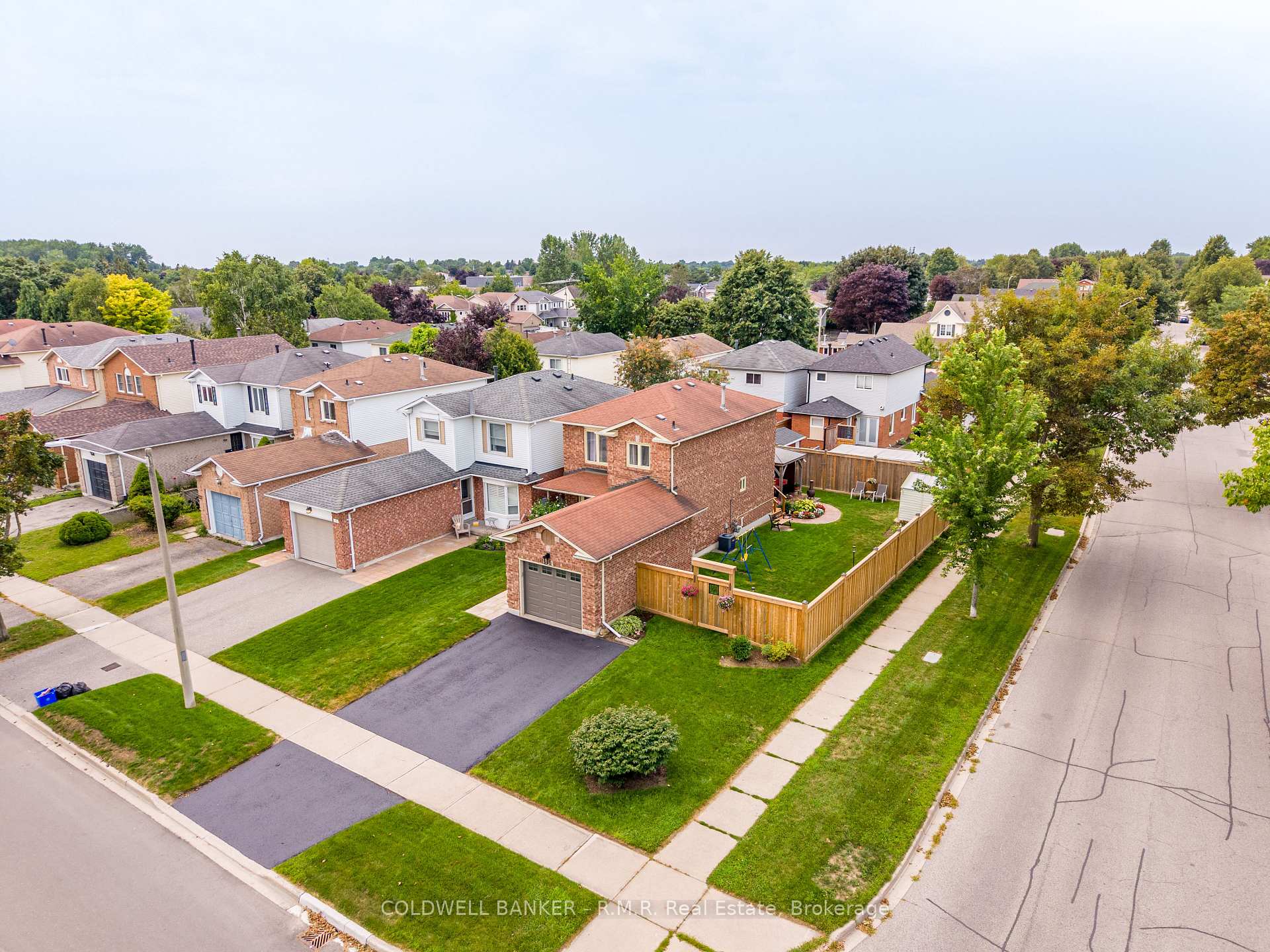 Photo 40 of 141 Poolton Crescent, Clarington, Courtice — HOMEH