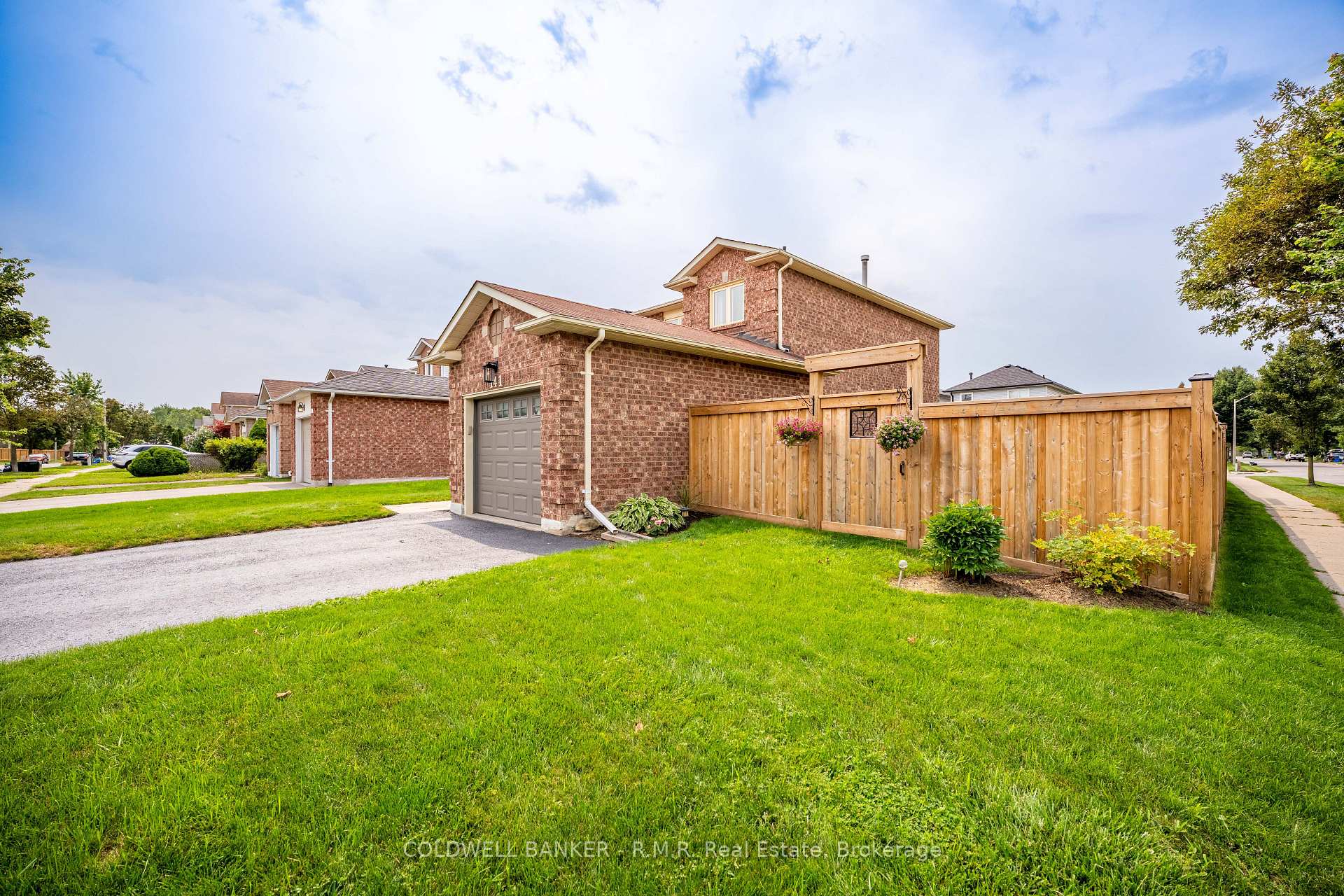 Photo 46 of 141 Poolton Crescent, Clarington, Courtice — HOMEH