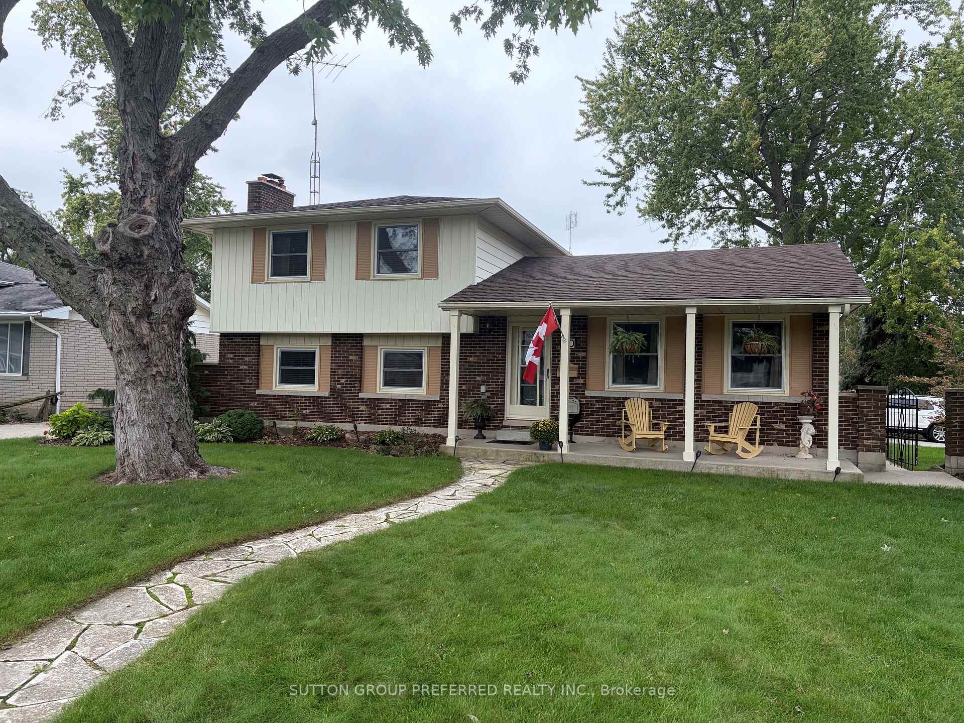 Photo of 20 Cedarwoods Crescent