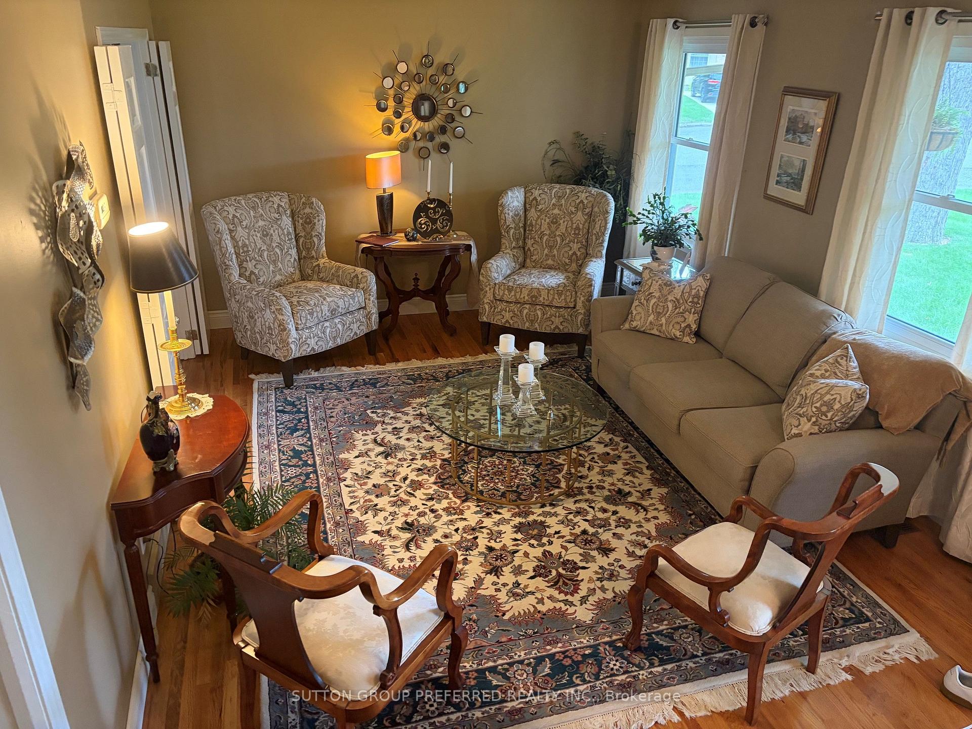Photo 2 of 20 Cedarwoods Crescent, Chatham-Kent — HOMEH