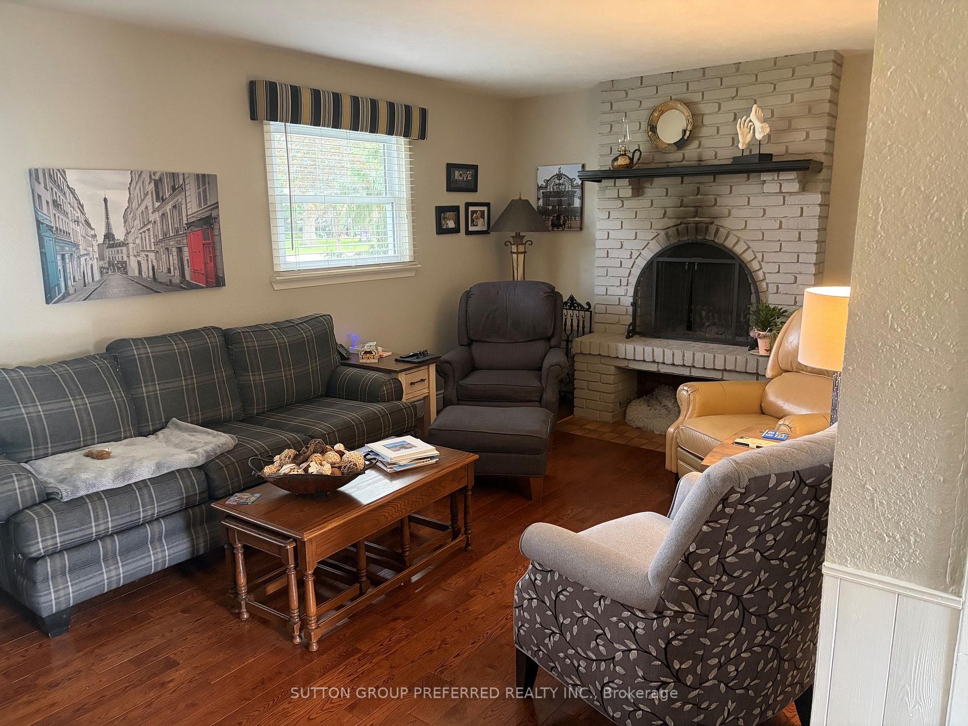 Photo 4 of 20 Cedarwoods Crescent, Chatham-Kent — HOMEH