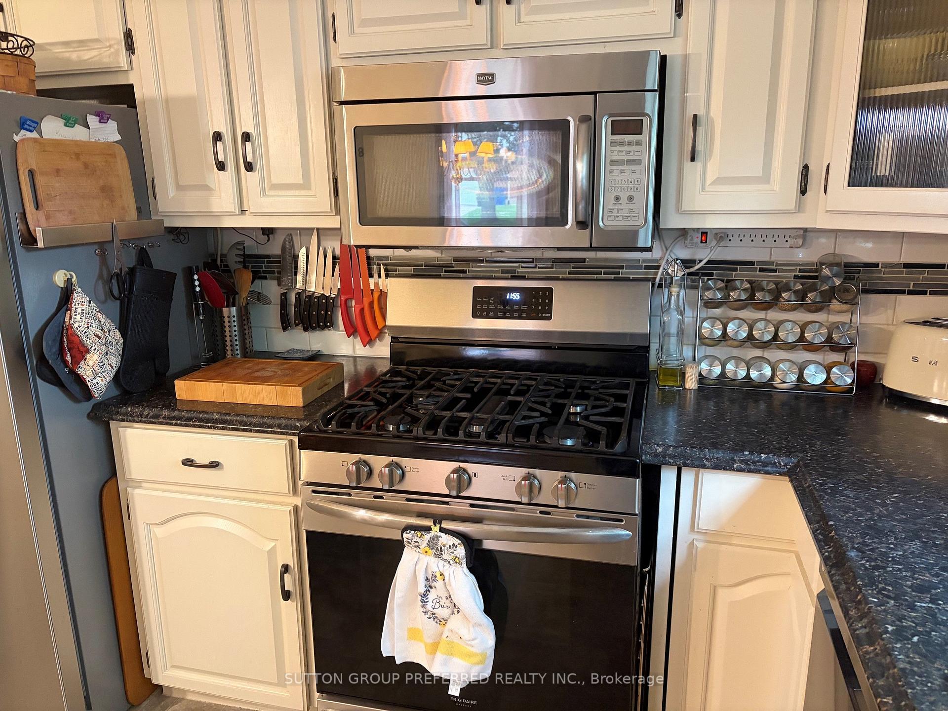 Photo 9 of 20 Cedarwoods Crescent, Chatham-Kent — HOMEH