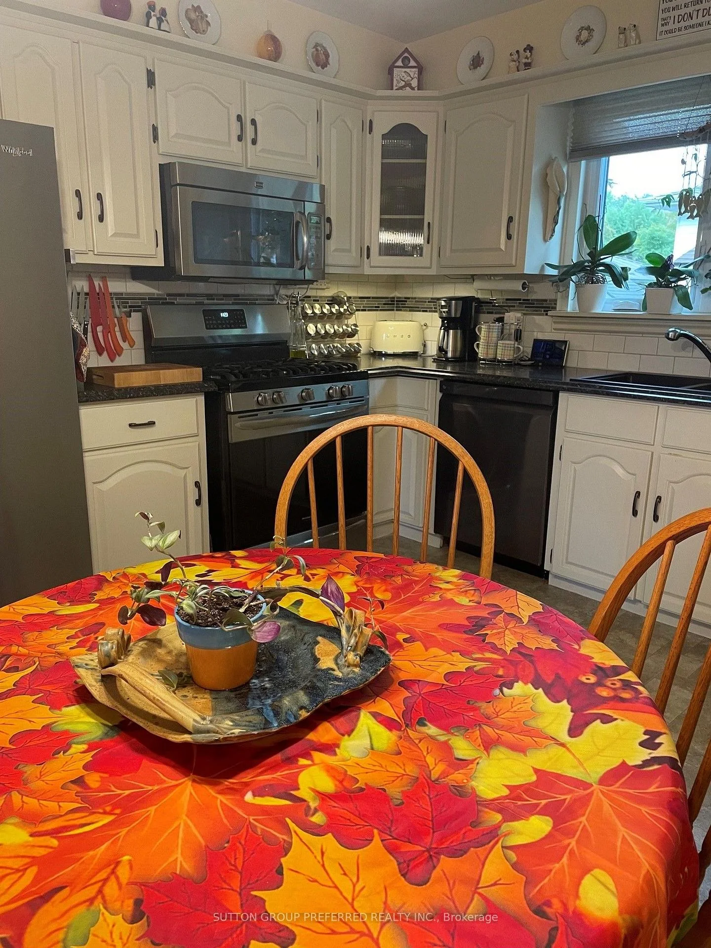 Photo 15 of 20 Cedarwoods Crescent, Chatham-Kent — HOMEH