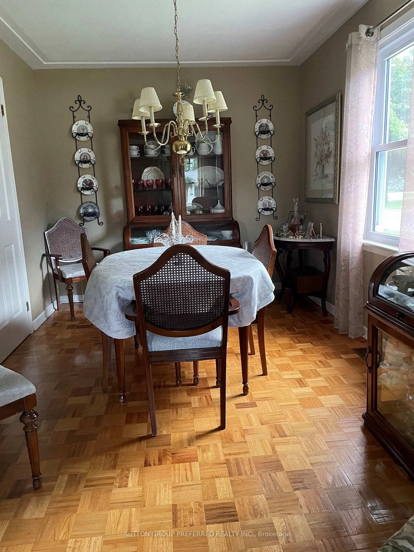 Photo 17 of 20 Cedarwoods Crescent, Chatham-Kent — HOMEH
