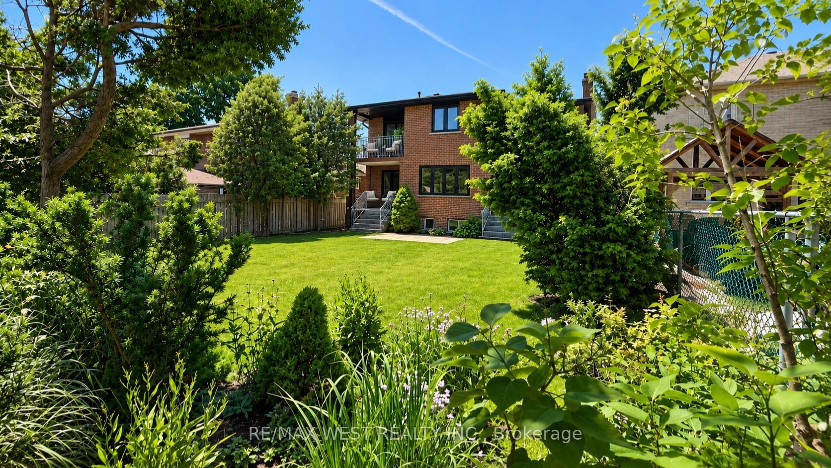 Photo 2 of 65 Foch Avenue, Etobicoke, Alderwood — HOMEH